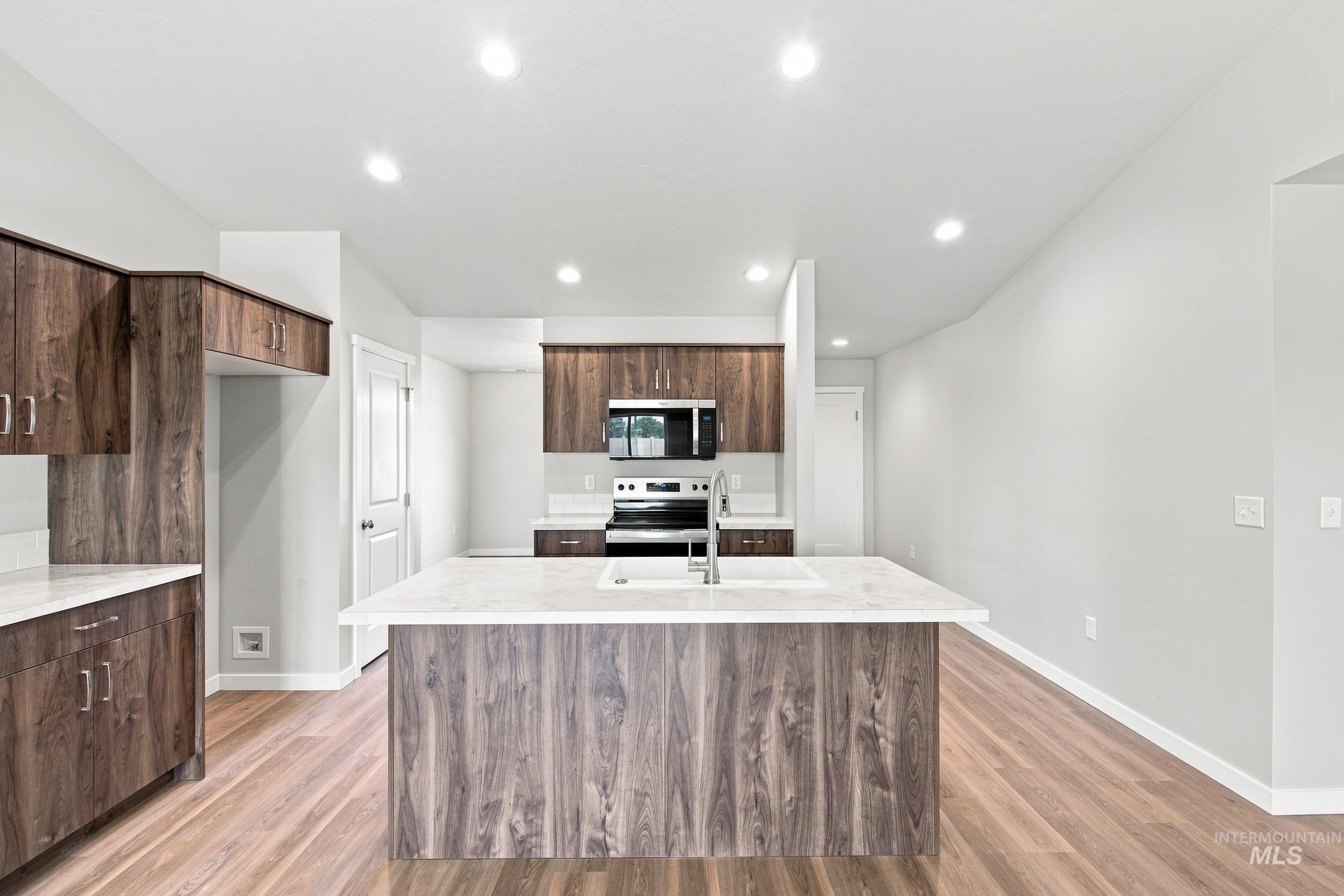 204 Benbrook Ave, Caldwell, Idaho 83605, 3 Bedrooms, 2 Bathrooms, Residential For Sale, Price $410,990, 98994551
