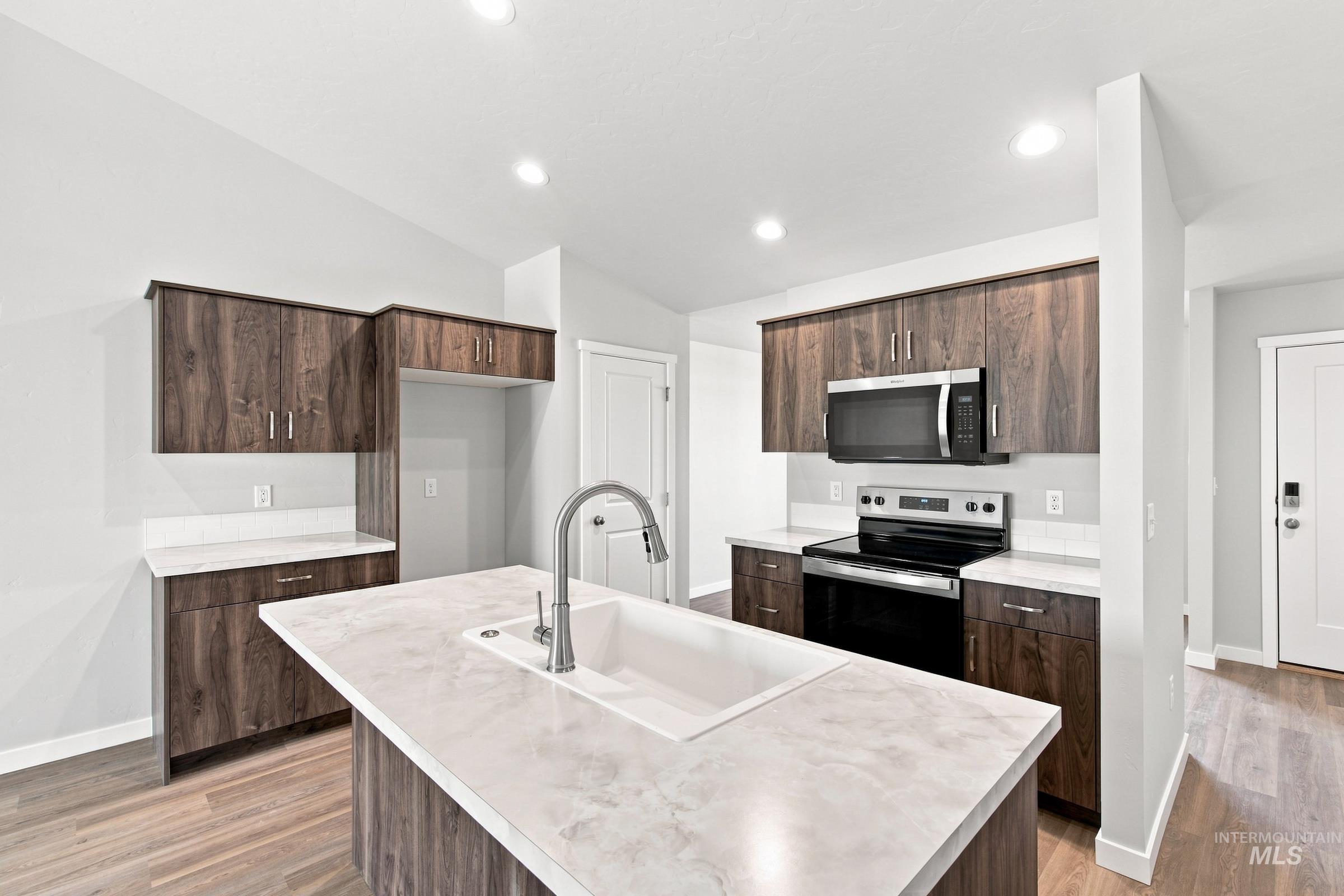 204 Benbrook Ave, Caldwell, Idaho 83605, 3 Bedrooms, 2 Bathrooms, Residential For Sale, Price $410,990, 98994551