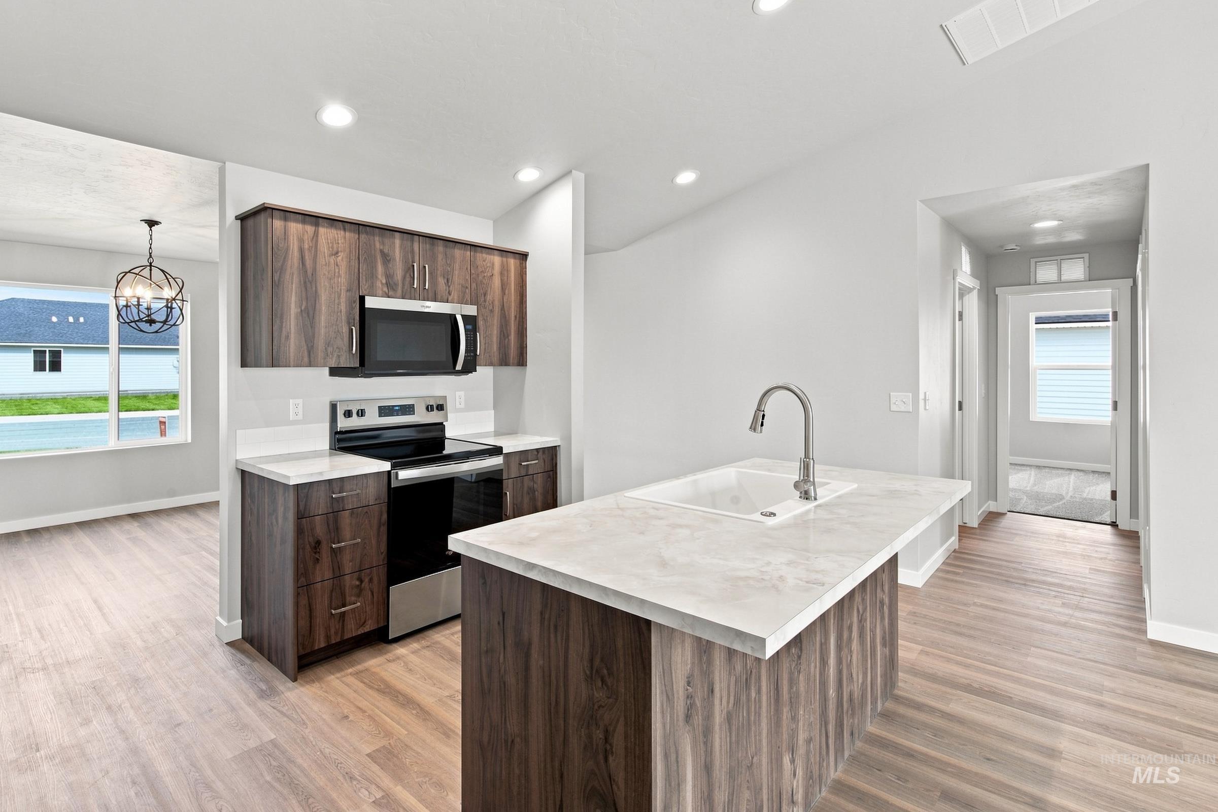 204 Benbrook Ave, Caldwell, Idaho 83605, 3 Bedrooms, 2 Bathrooms, Residential For Sale, Price $410,990, 98994551