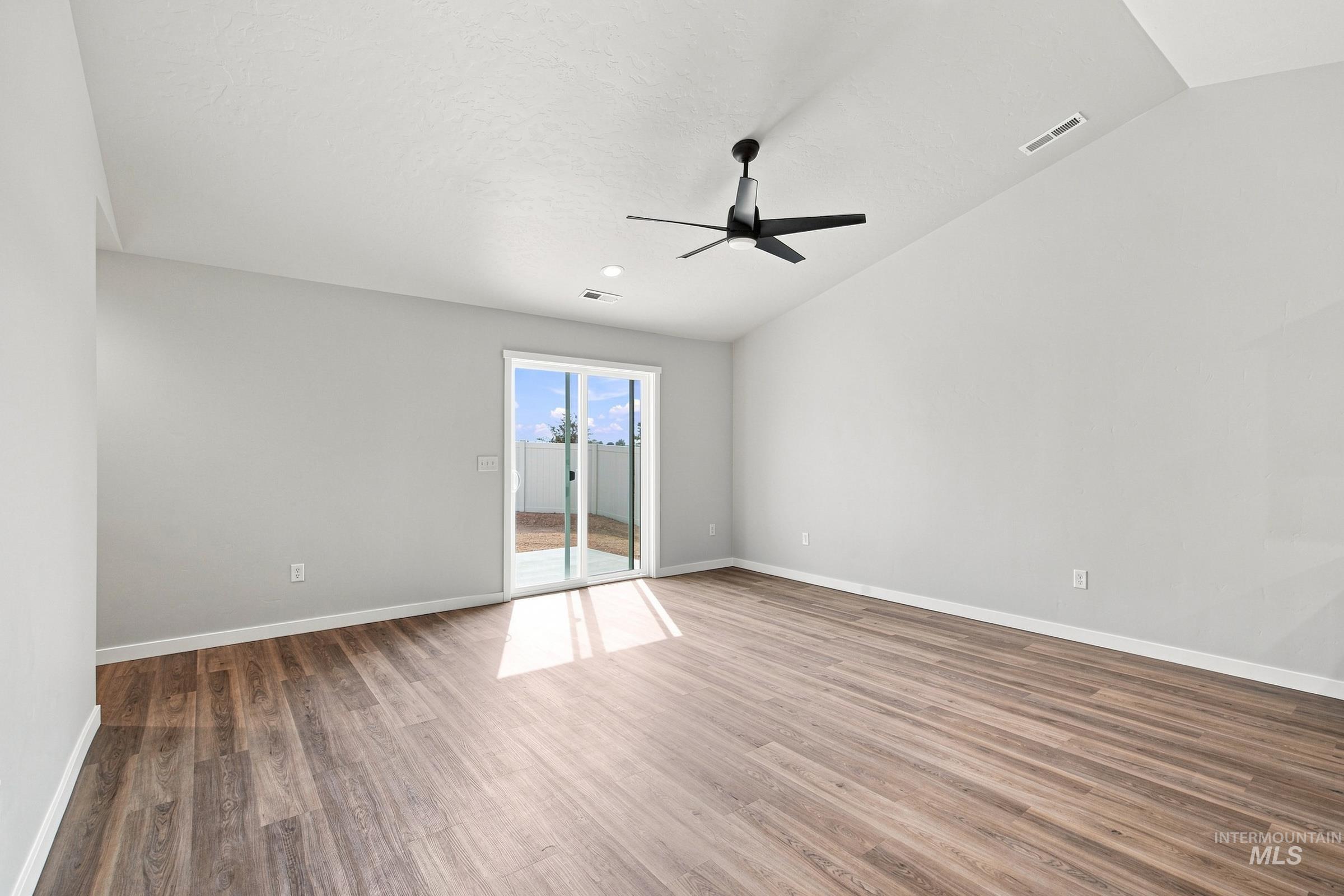 204 Benbrook Ave, Caldwell, Idaho 83605, 3 Bedrooms, 2 Bathrooms, Residential For Sale, Price $410,990, 98994551