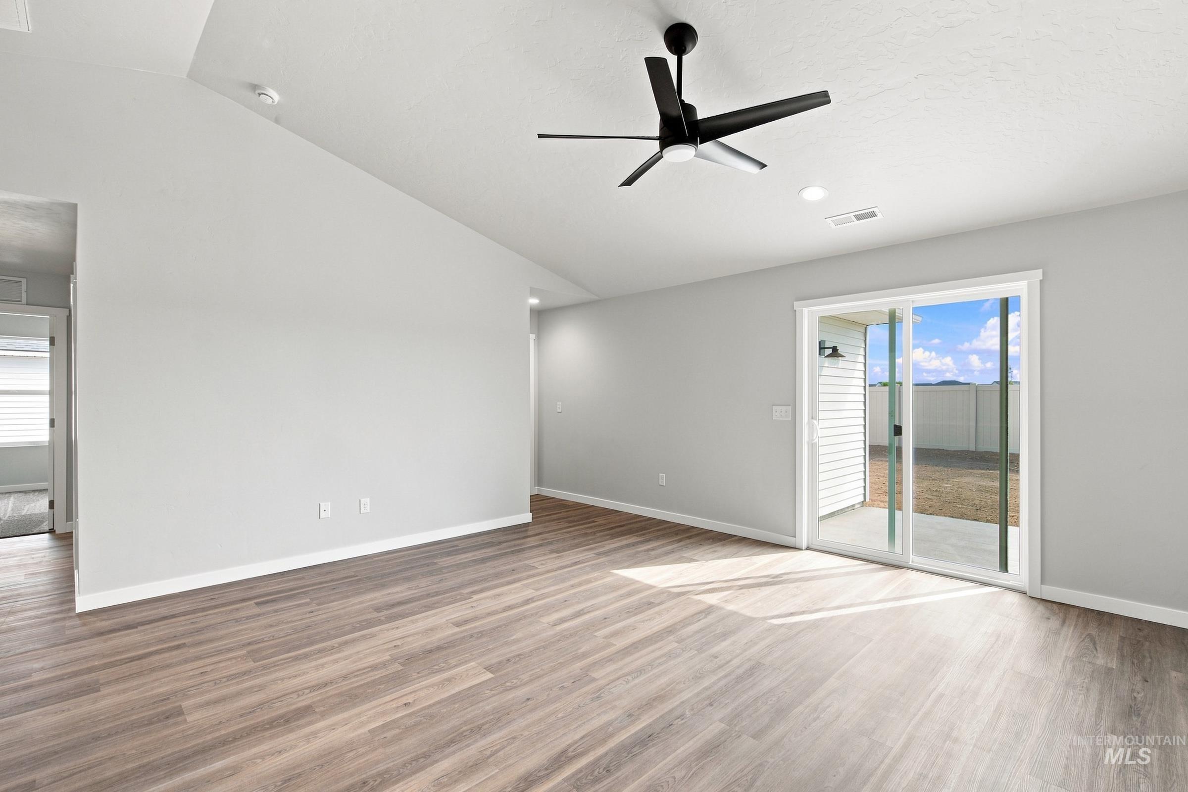204 Benbrook Ave, Caldwell, Idaho 83605, 3 Bedrooms, 2 Bathrooms, Residential For Sale, Price $410,990, 98994551