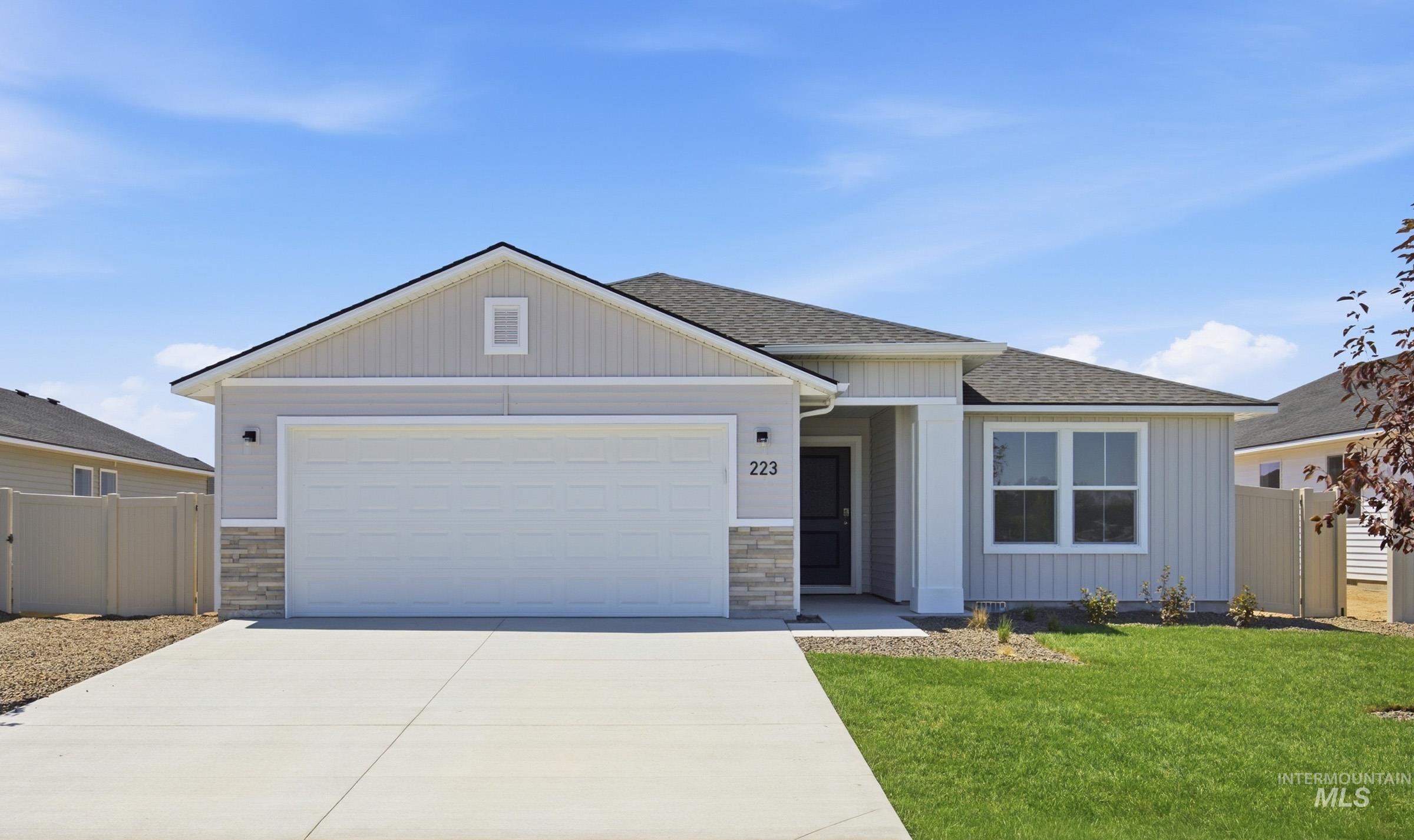223 Hildago Way, Caldwell, Idaho 83605, 3 Bedrooms, 2 Bathrooms, Residential For Sale, Price $439,990,MLS 98994552