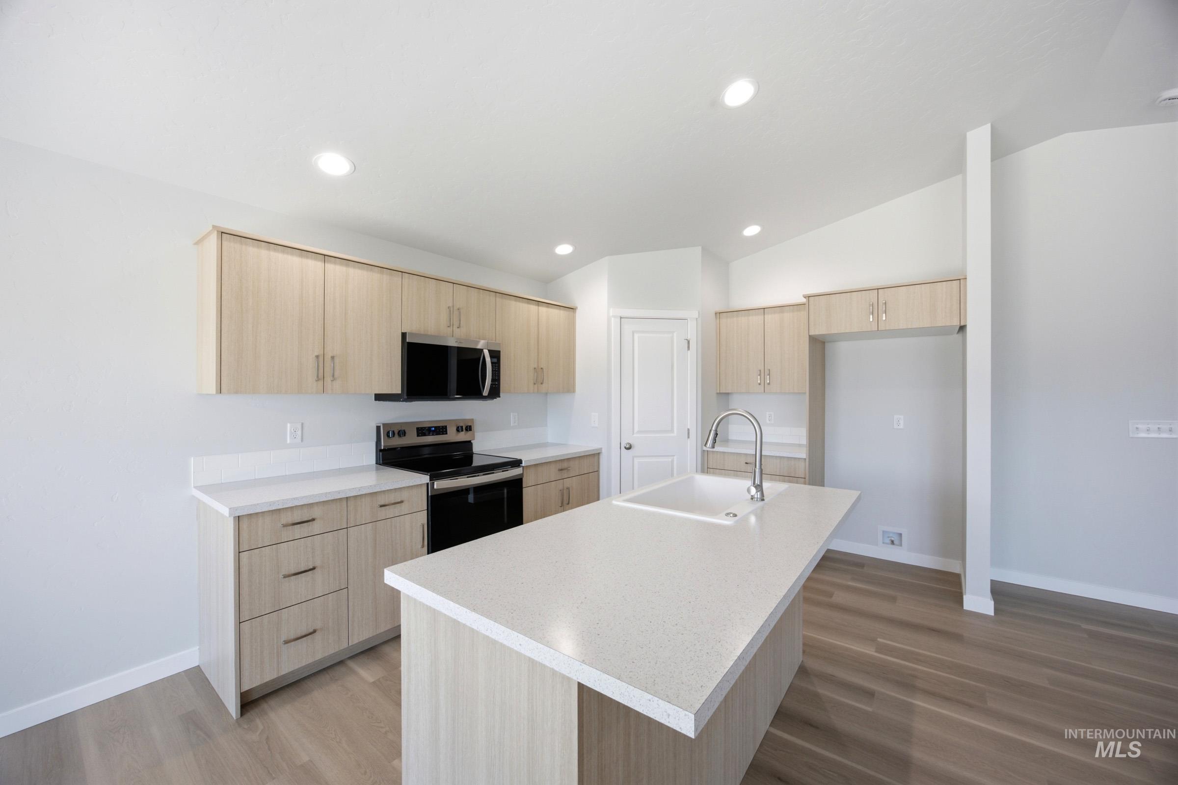 223 Hildago Way, Caldwell, Idaho 83605, 3 Bedrooms, 2 Bathrooms, Residential For Sale, Price $439,990,MLS 98994552