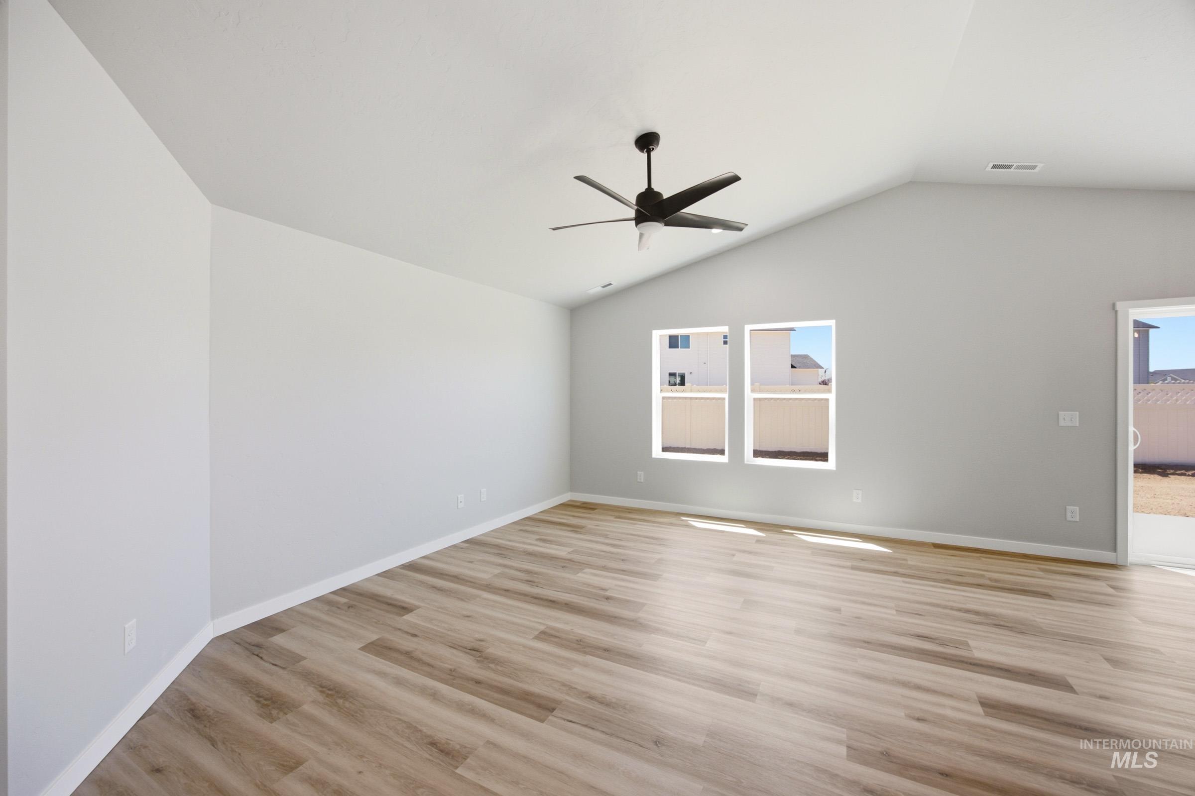 219 Hildago Way, Caldwell, Idaho 83605, 3 Bedrooms, 2 Bathrooms, Residential For Sale, Price $438,990,MLS 98994555