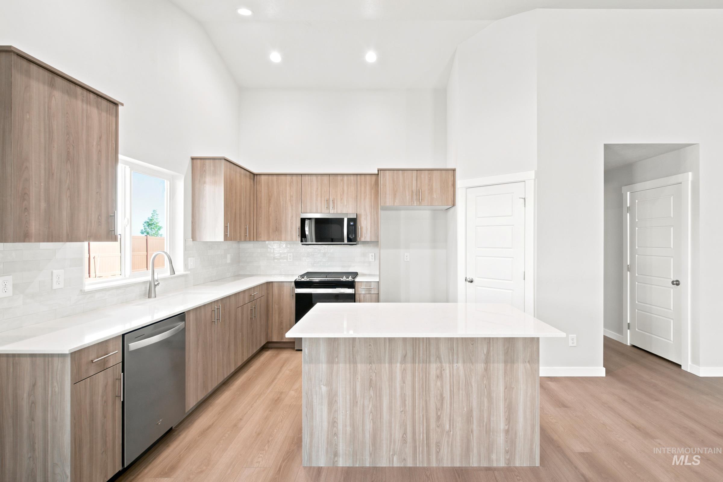 5005 S Bleachfield Ave, Meridian, Idaho 83642, 4 Bedrooms, 2 Bathrooms, Residential For Sale, Price $589,990, 98994564