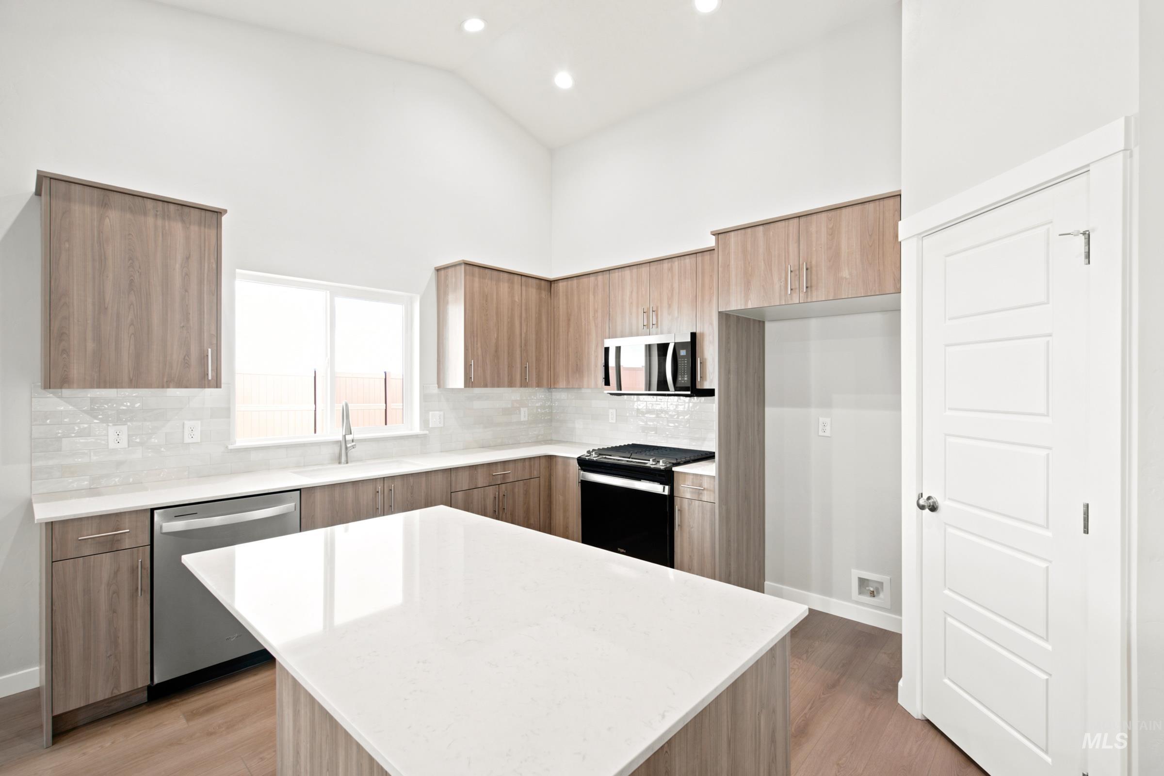 5005 S Bleachfield Ave, Meridian, Idaho 83642, 4 Bedrooms, 2 Bathrooms, Residential For Sale, Price $589,990, 98994564