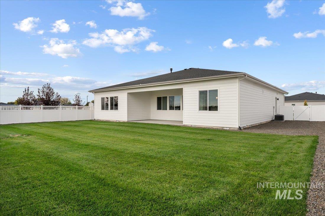 1185 W Buckskin St, Middleton, Idaho 83644, 3 Bedrooms, 2.5 Bathrooms, Residential For Sale, Price $649,000, 98994567