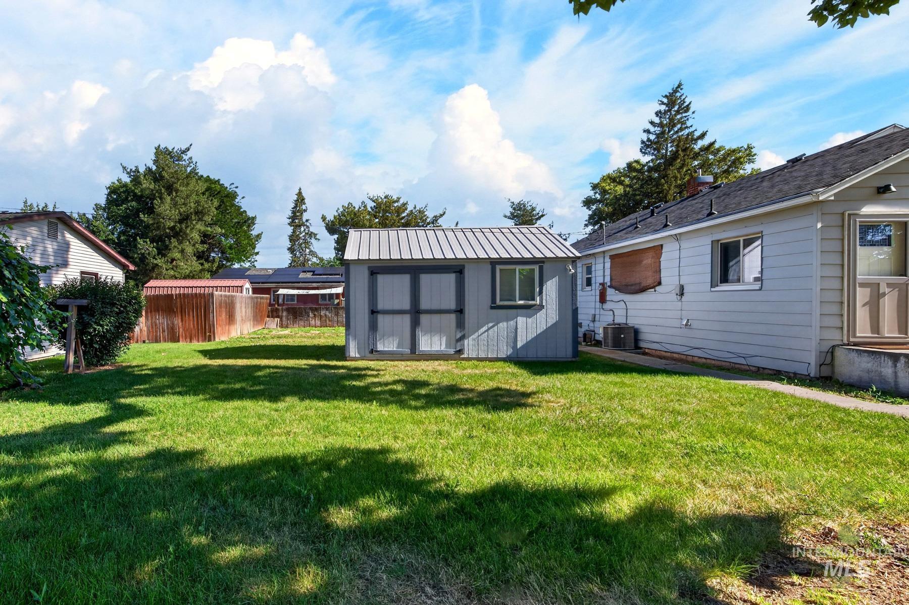 2624 College Ave, Caldwell, Idaho 83605, 3 Bedrooms, 1 Bathroom, Residential For Sale, Price $339,900, 98994569
