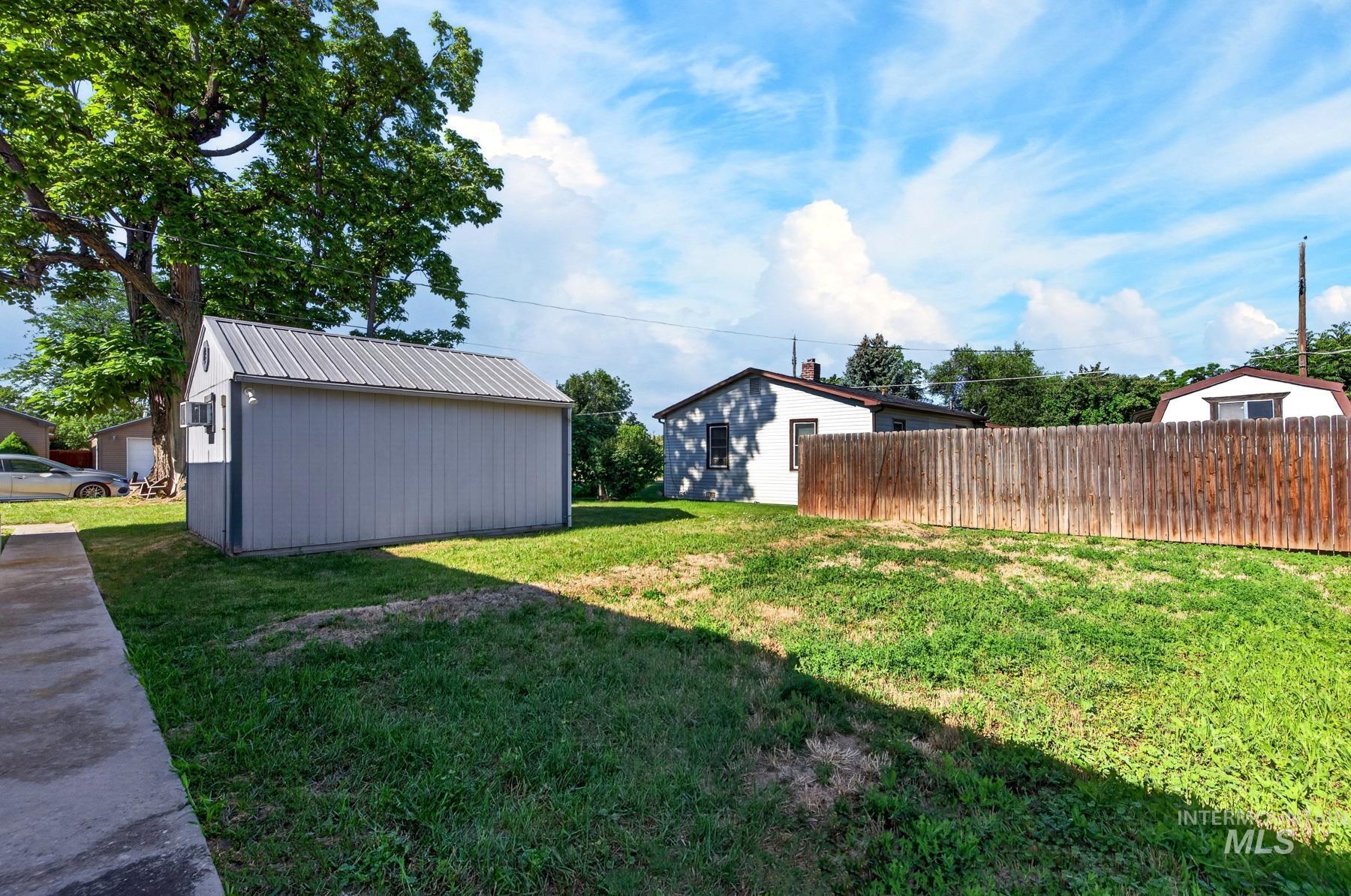 2624 College Ave, Caldwell, Idaho 83605, 3 Bedrooms, 1 Bathroom, Residential For Sale, Price $339,900, 98994569