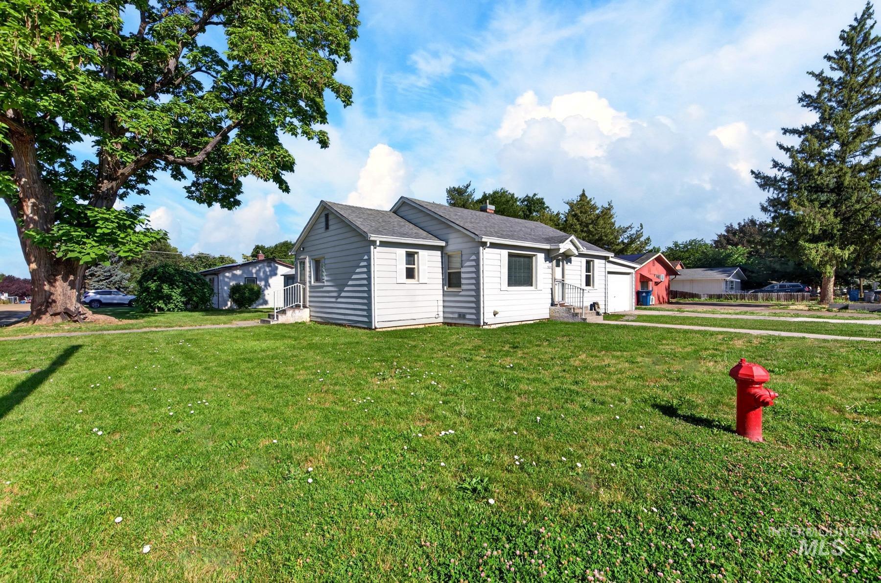 2624 College Ave, Caldwell, Idaho 83605, 3 Bedrooms, 1 Bathroom, Residential For Sale, Price $339,900, 98994569