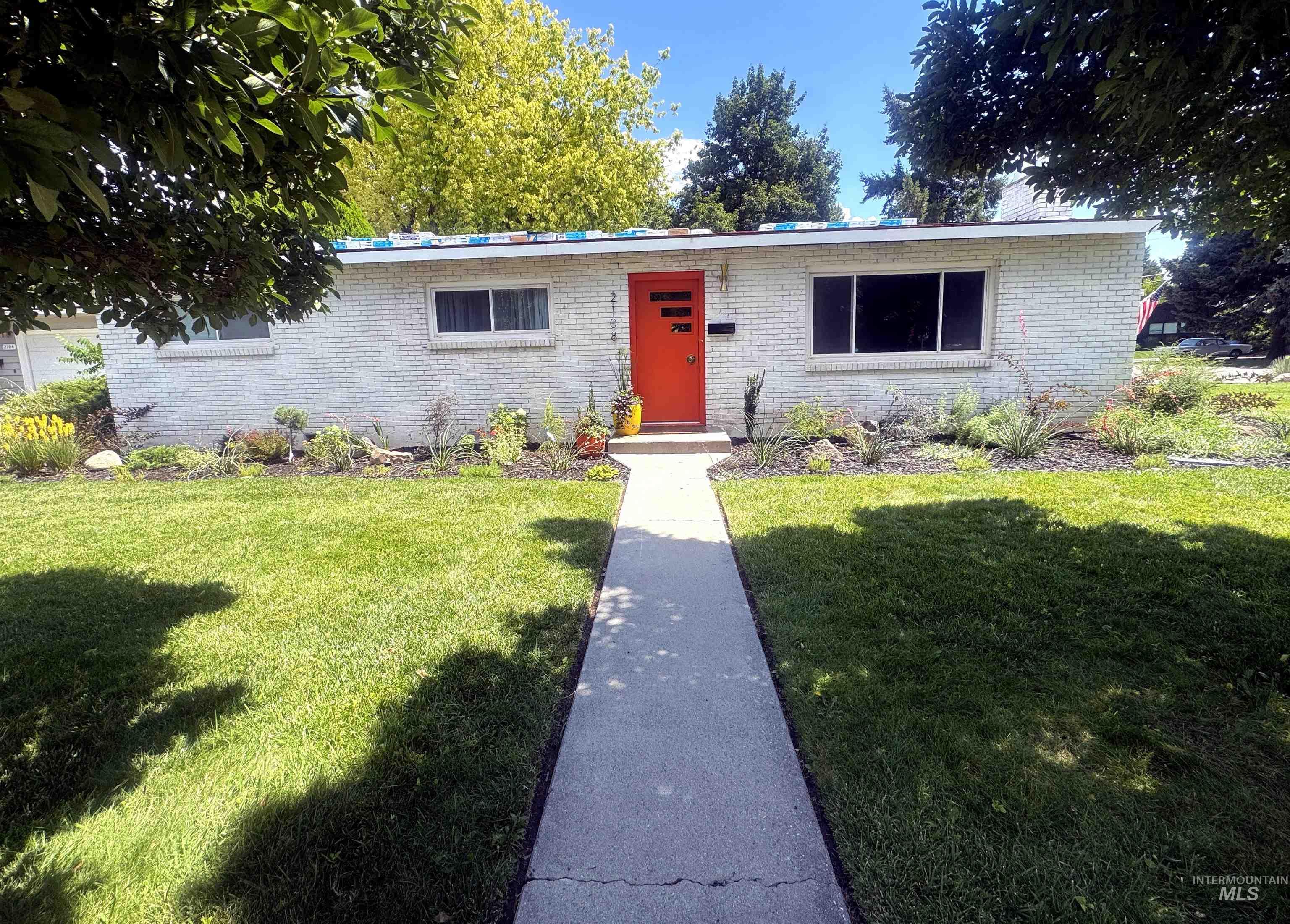 2108 S Pond St, Boise, Idaho 83705, 3 Bedrooms, 2.5 Bathrooms, Residential For Sale, Price $695,000,MLS 98994573