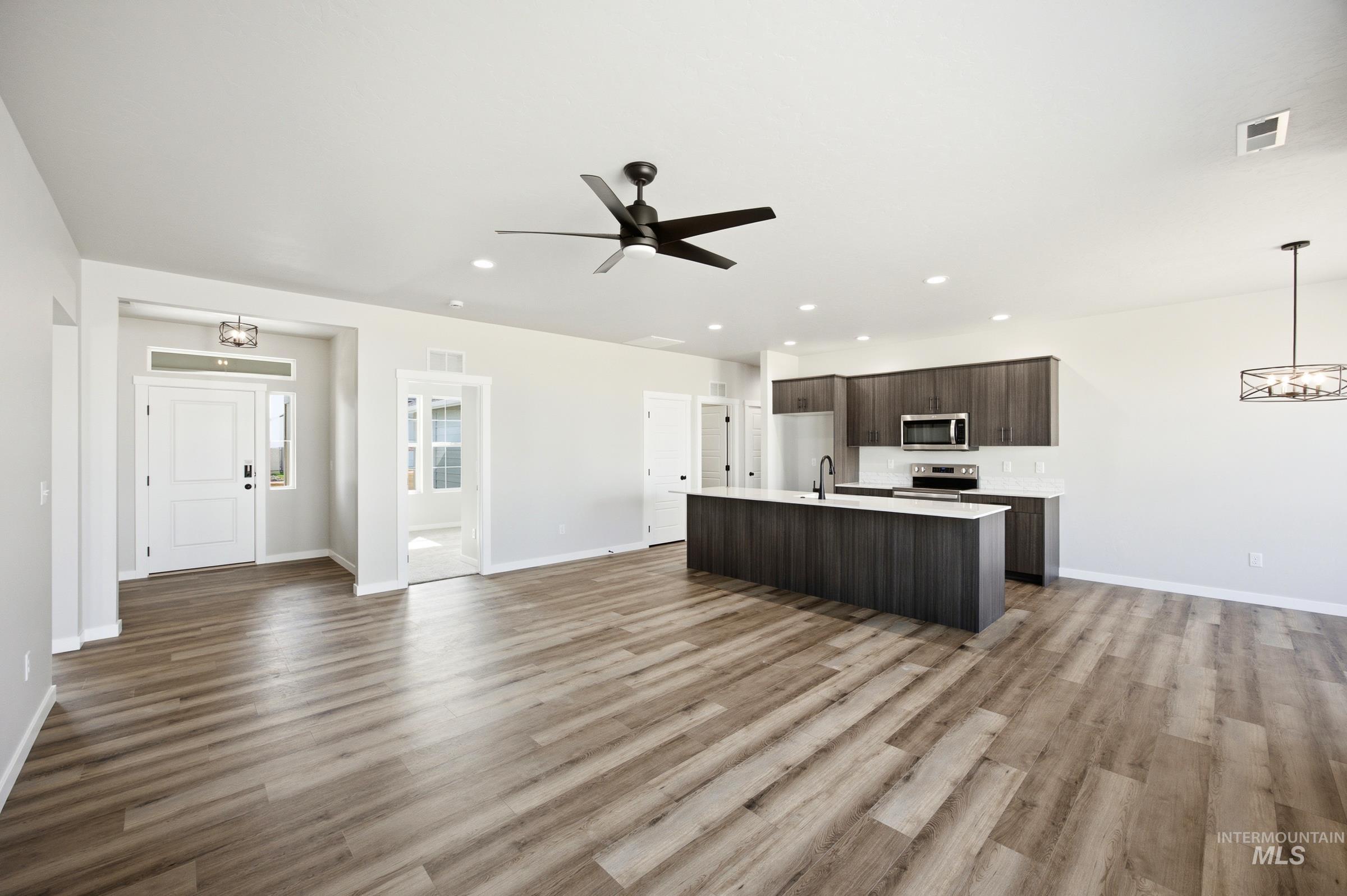 15375 Albatross Ave, Nampa, Idaho 83651, 4 Bedrooms, 2 Bathrooms, Residential For Sale, Price $428,990,MLS 98994574