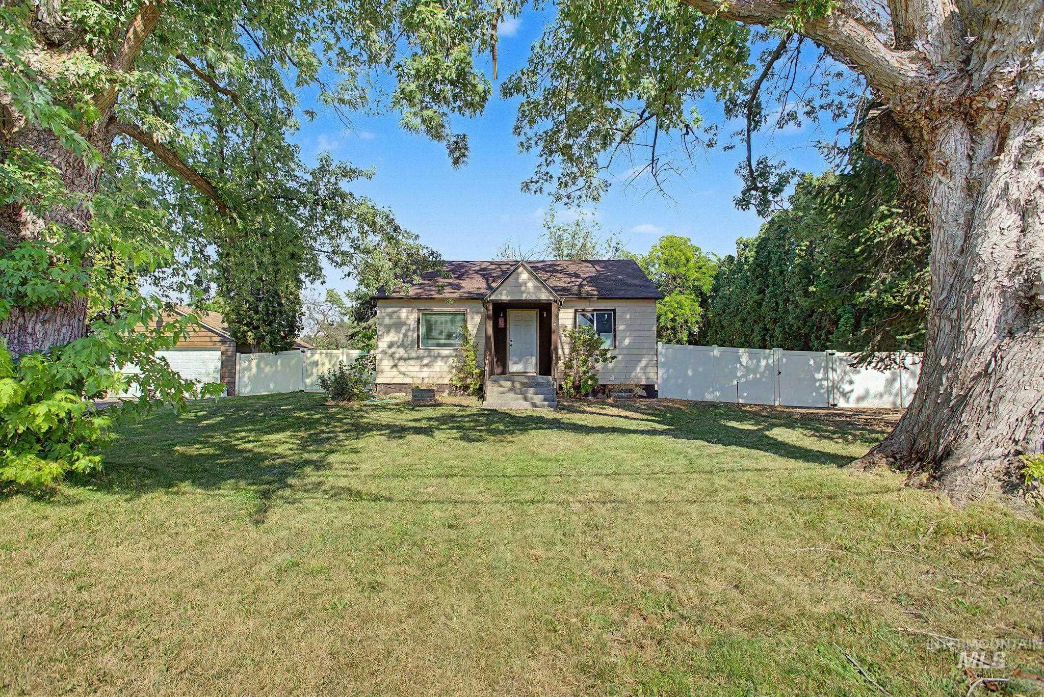3429 11th St, Lewiston, Idaho 83501, 5 Bedrooms, 3 Bathrooms, Residential For Sale, Price $399,000,MLS 98994575