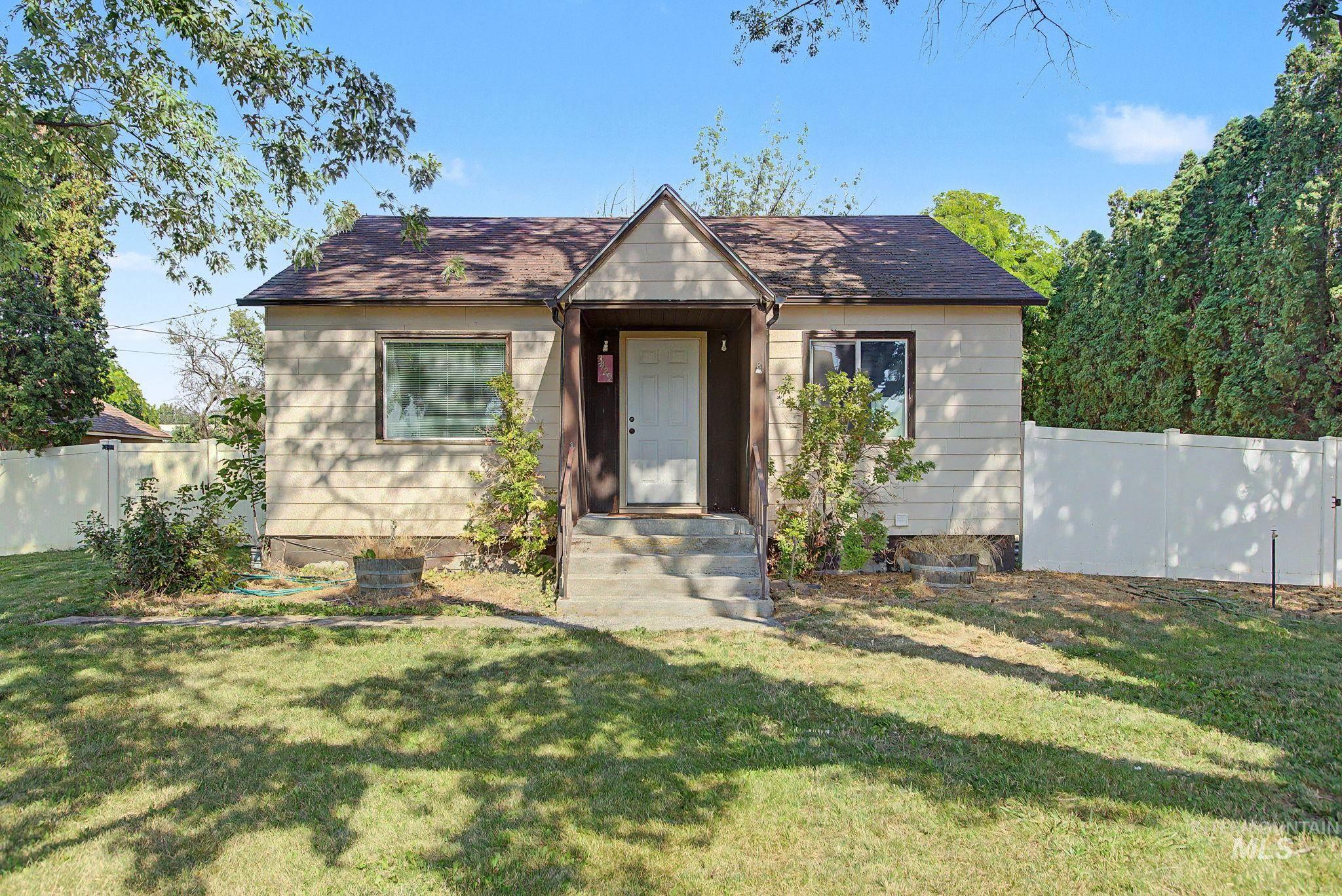 3429 11th St, Lewiston, Idaho 83501, 5 Bedrooms, 3 Bathrooms, Residential For Sale, Price $399,000,MLS 98994575