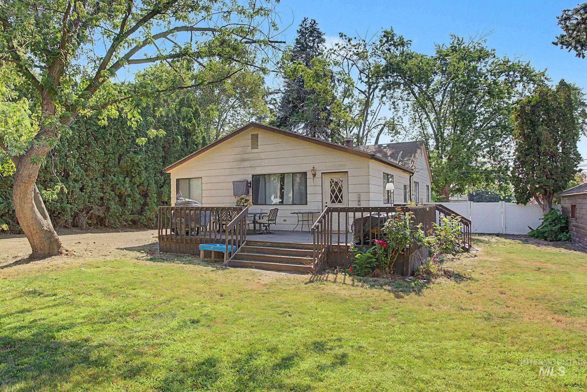 3429 11th St, Lewiston, Idaho 83501, 5 Bedrooms, 3 Bathrooms, Residential For Sale, Price $399,000,MLS 98994575