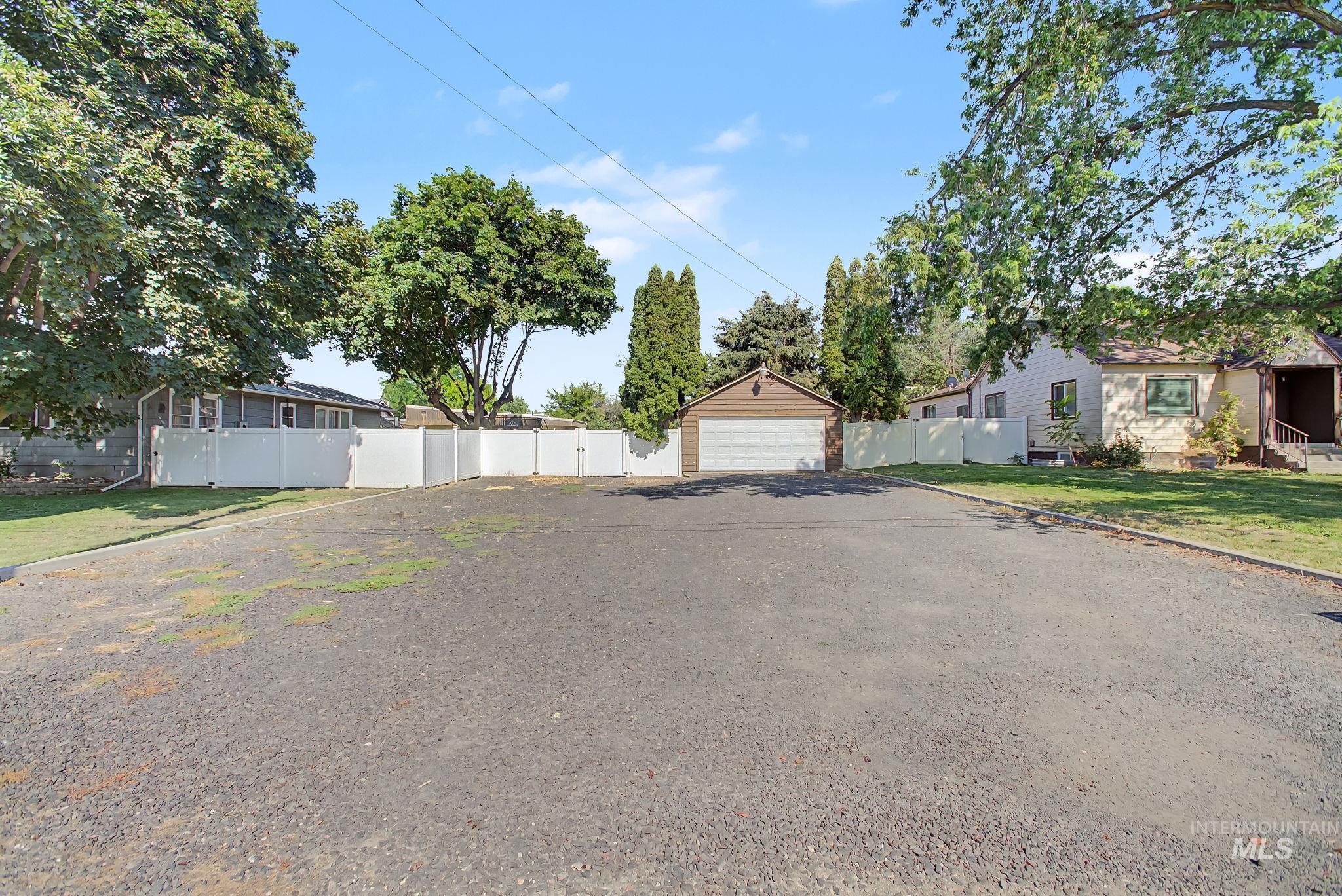 3429 11th St, Lewiston, Idaho 83501, 5 Bedrooms, 3 Bathrooms, Residential For Sale, Price $399,000,MLS 98994575