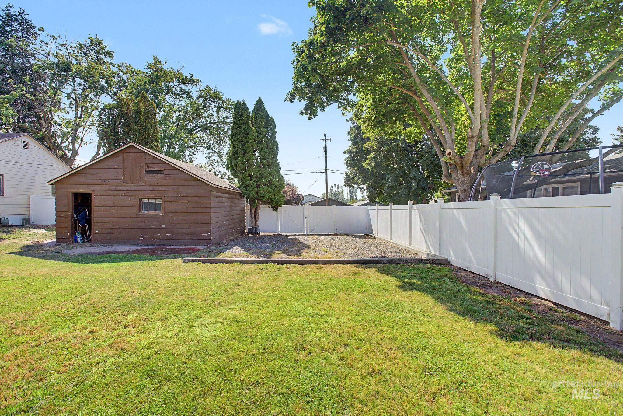 3429 11th St, Lewiston, Idaho 83501, 5 Bedrooms, 3 Bathrooms, Residential For Sale, Price $399,000,MLS 98994575