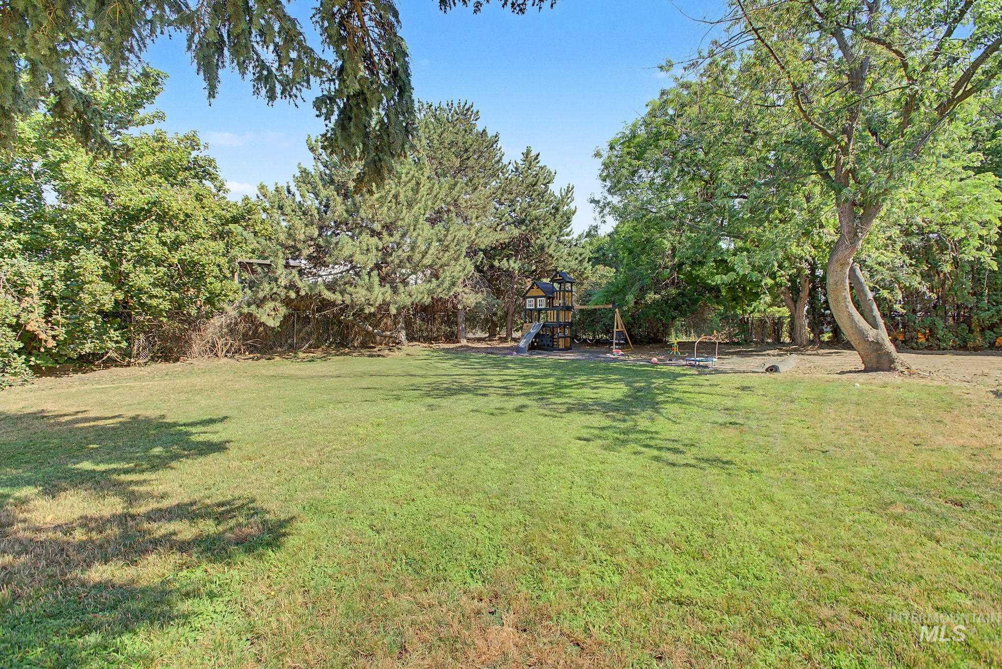 3429 11th St, Lewiston, Idaho 83501, 5 Bedrooms, 3 Bathrooms, Residential For Sale, Price $399,000,MLS 98994575