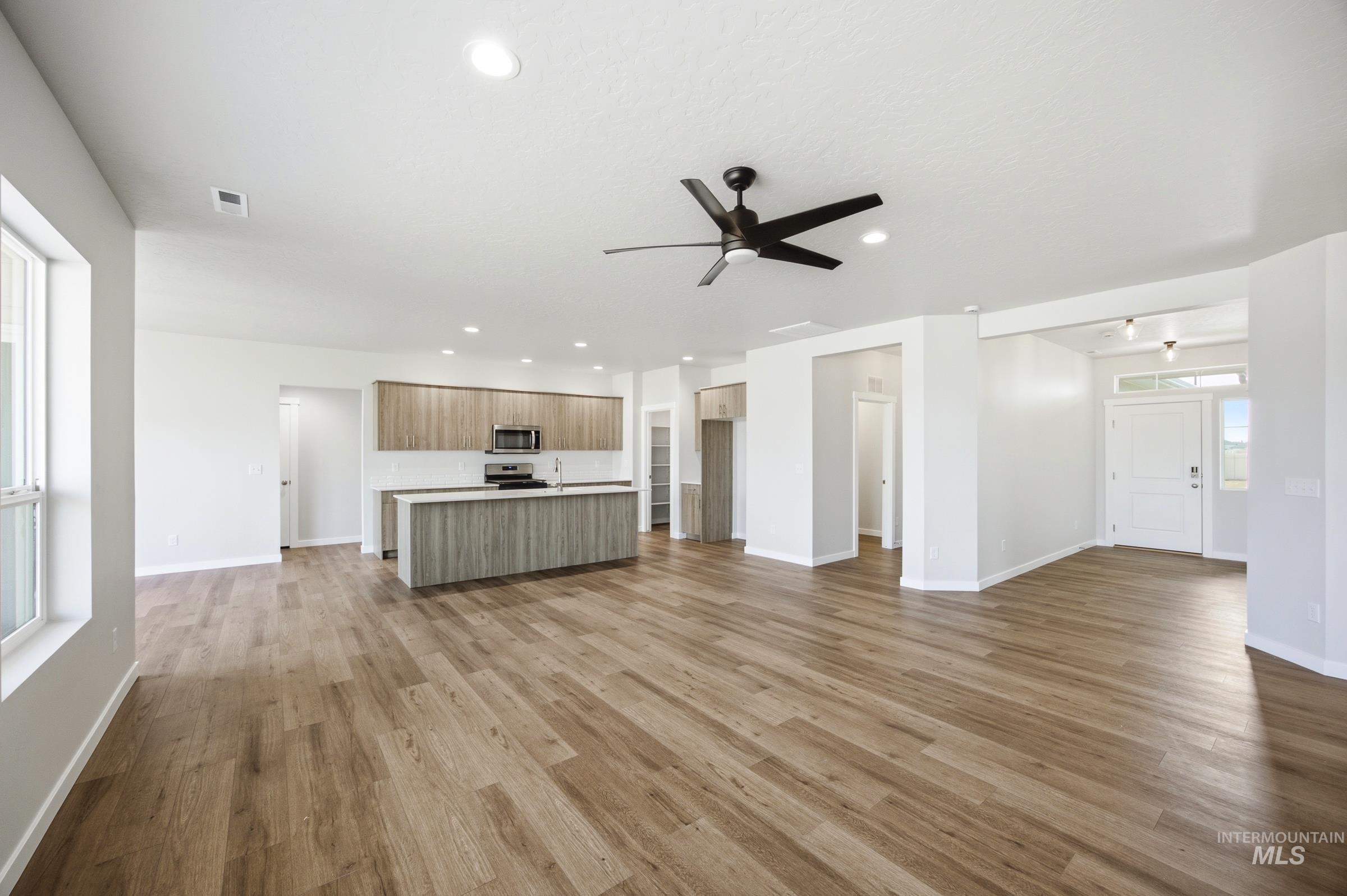12670 Kinsella St, Nampa, Idaho 83651, 4 Bedrooms, 2 Bathrooms, Residential For Sale, Price $499,990,MLS 98994577