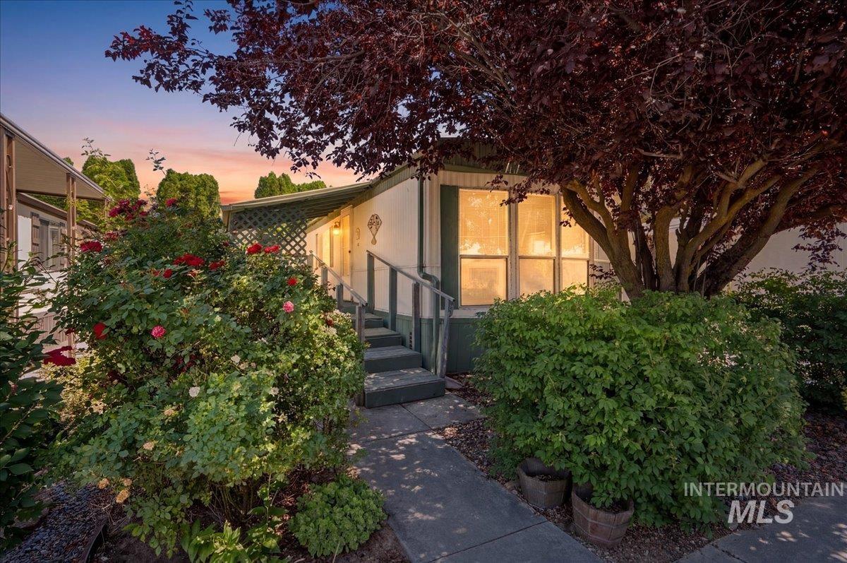 2712 N Argentina Ln, Boise, Idaho 83704, 2 Bedrooms, 1 Bathroom, Residential For Sale, Price $65,000,MLS 98994582