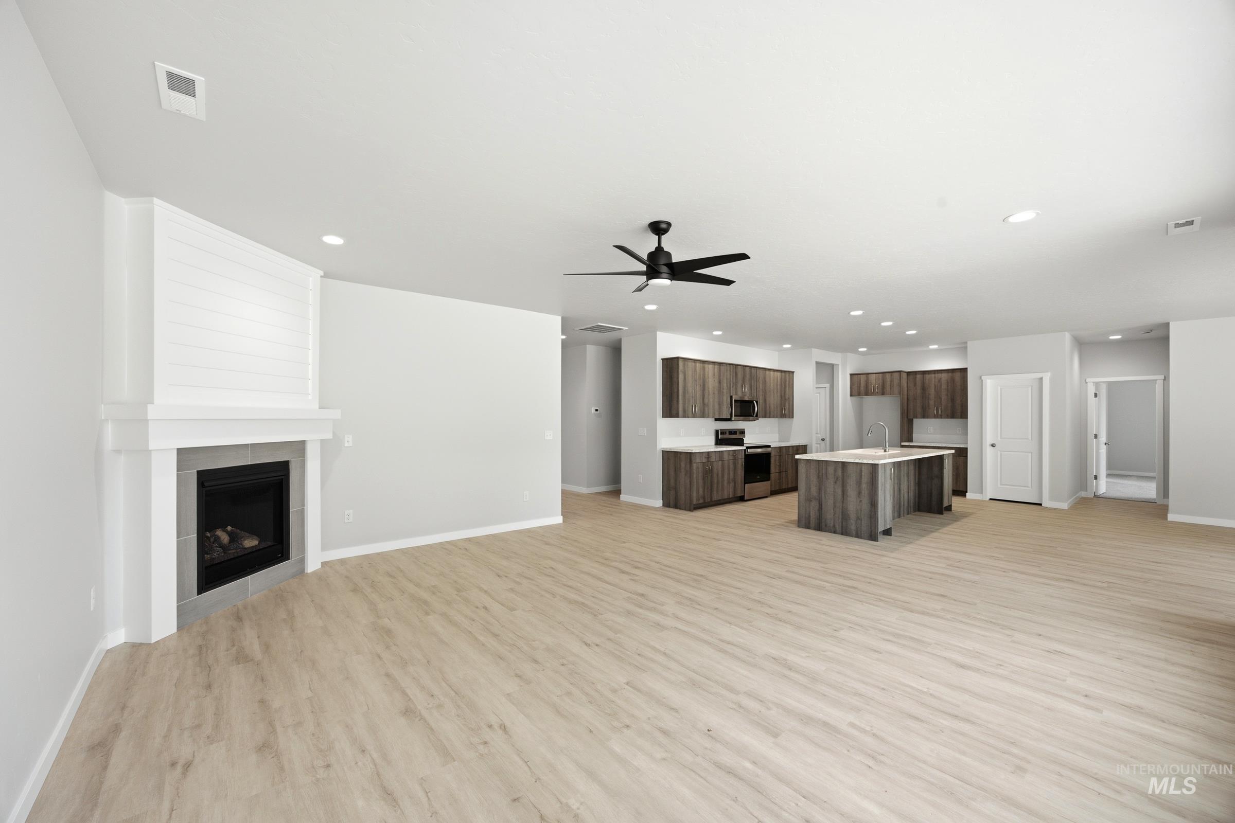 16608 N Shorthorn Lp, Nampa, Idaho 83651, 4 Bedrooms, 3.5 Bathrooms, Residential For Sale, Price $554,990,MLS 98994583