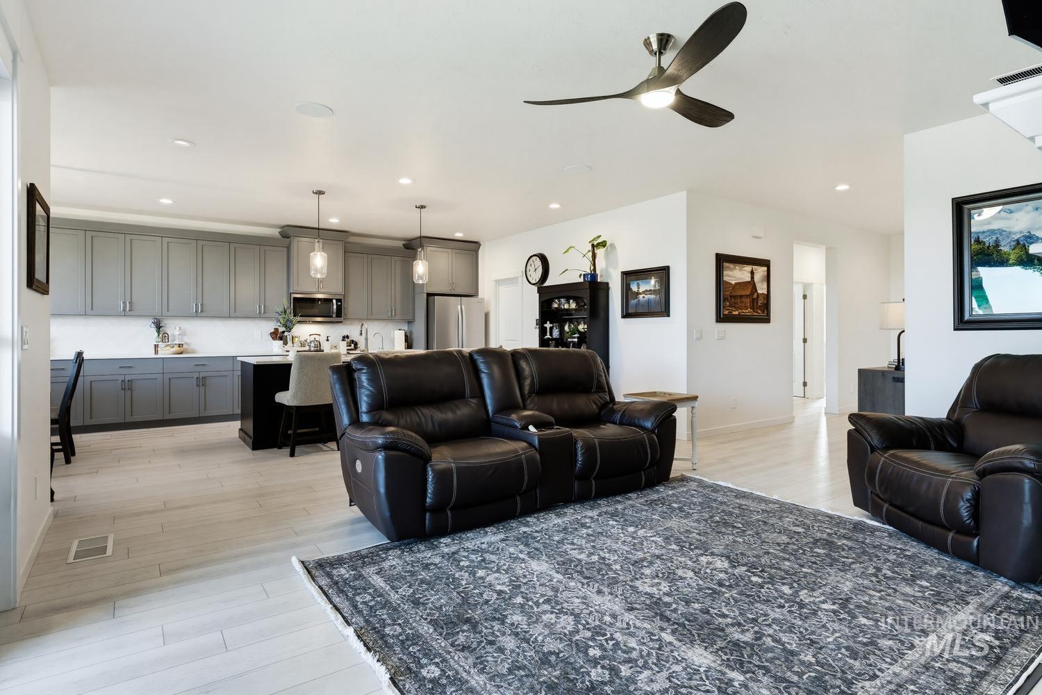 5485 N Patimos Ave, Meridian, Idaho 83646, 4 Bedrooms, 2 Bathrooms, Residential For Sale, Price $579,000,MLS 98994584