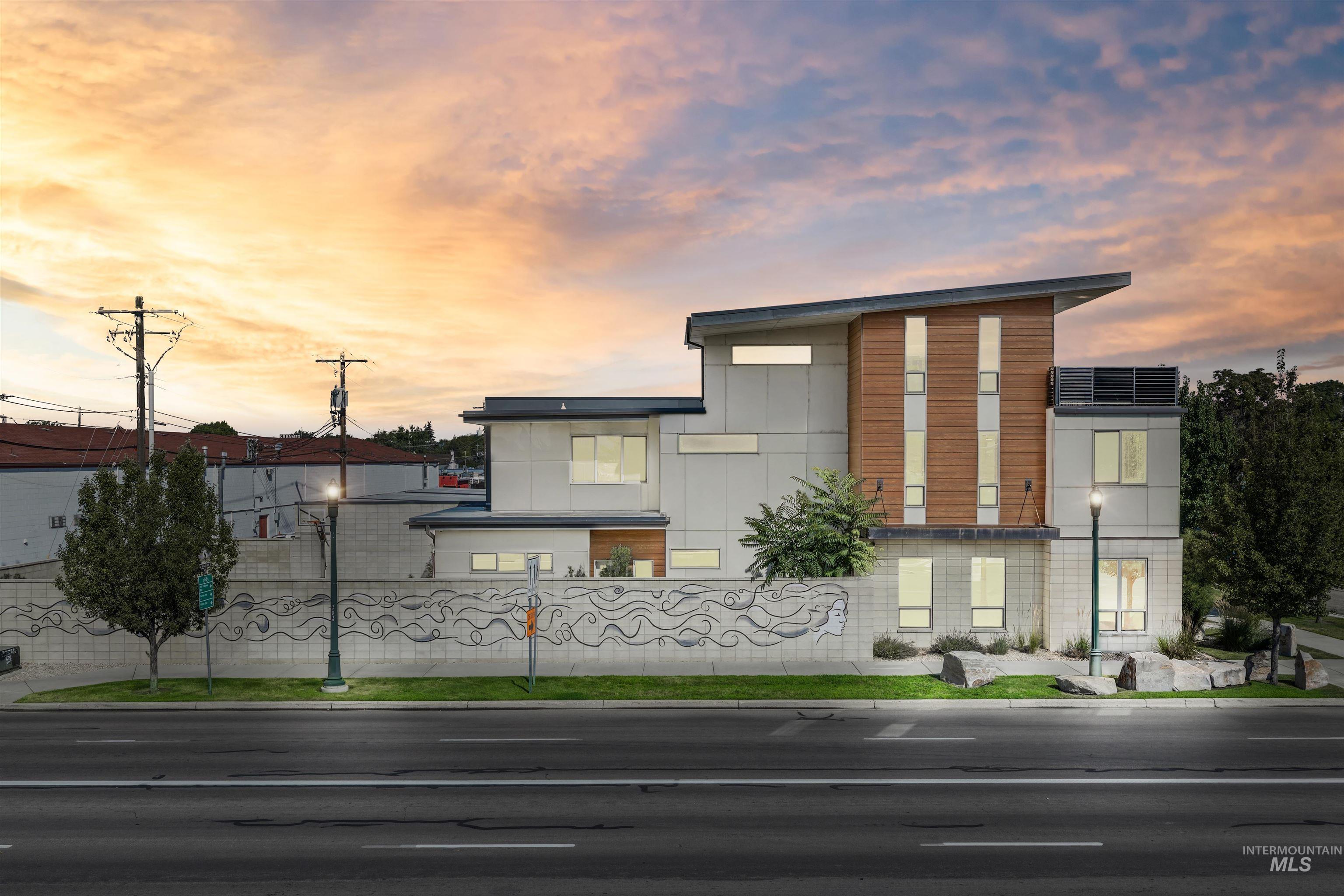 1603 W Idaho, Boise, Idaho 83702, 3 Bedrooms, 4.5 Bathrooms, Residential For Sale, Price $1,400,000,MLS 98994585