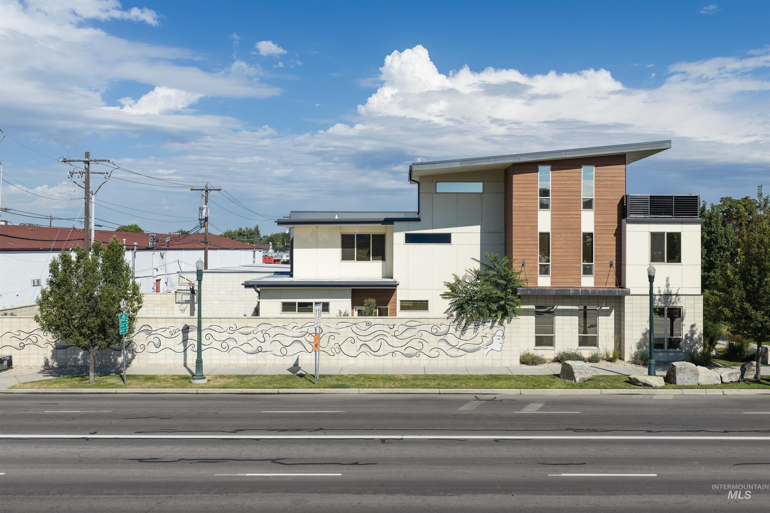 1603 W Idaho, Boise, Idaho 83702, 3 Bedrooms, 4.5 Bathrooms, Residential For Sale, Price $1,400,000,MLS 98994585