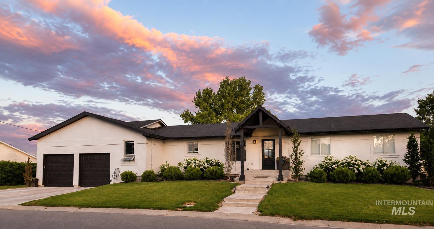 2011 15th Dr, Heyburn, Idaho 83336, 4 Bedrooms, 3 Bathrooms, Residential For Sale, Price $949,000,MLS 98994586