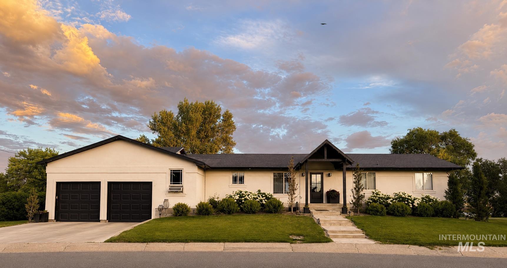 2011 15th Dr, Heyburn, Idaho 83336, 4 Bedrooms, 3 Bathrooms, Residential For Sale, Price $949,000,MLS 98994586