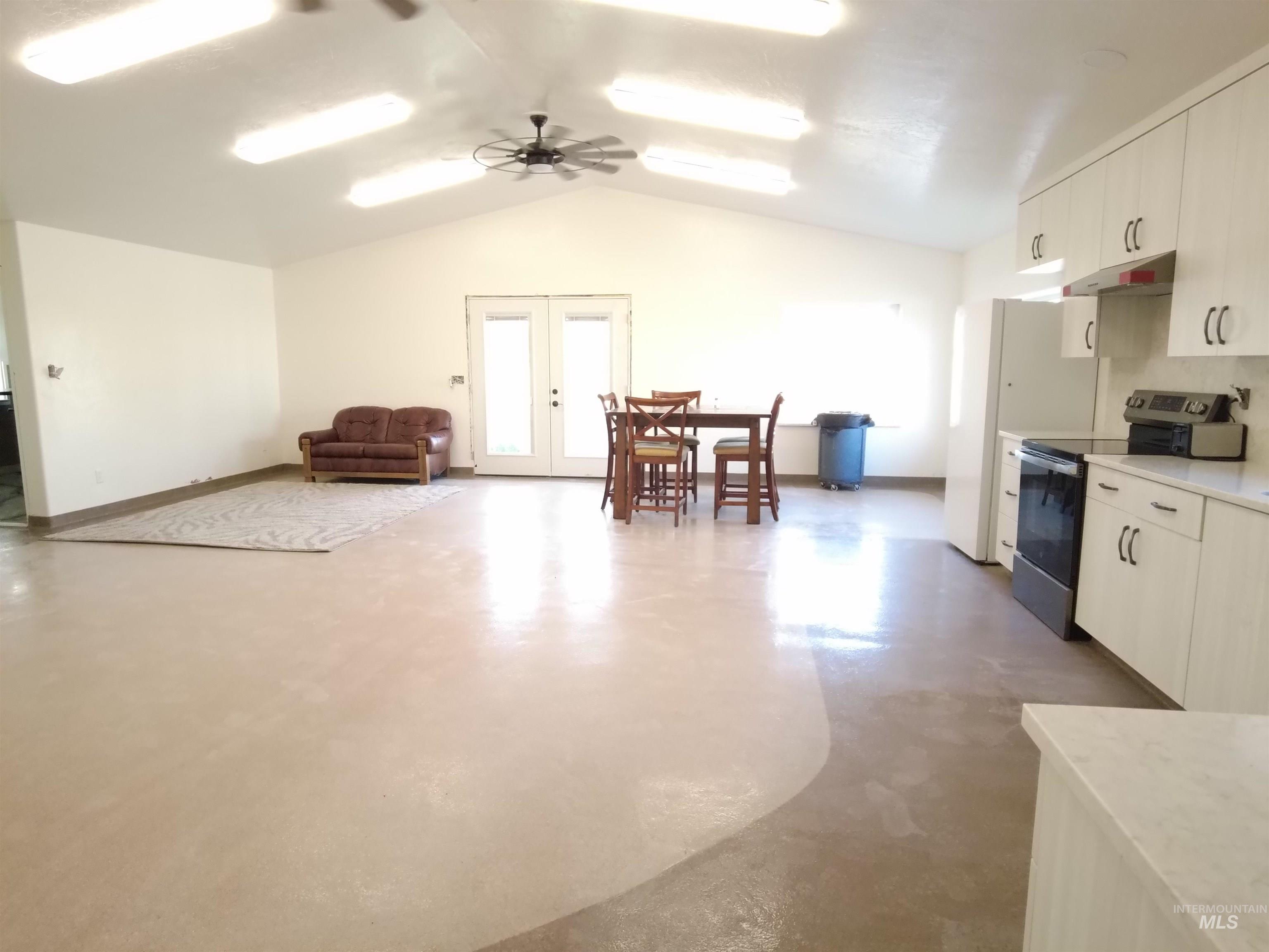 215 E 520 N, Shoshone, Idaho 83352, 3 Bedrooms, 2 Bathrooms, Residential For Sale, Price $875,000,MLS 98994591