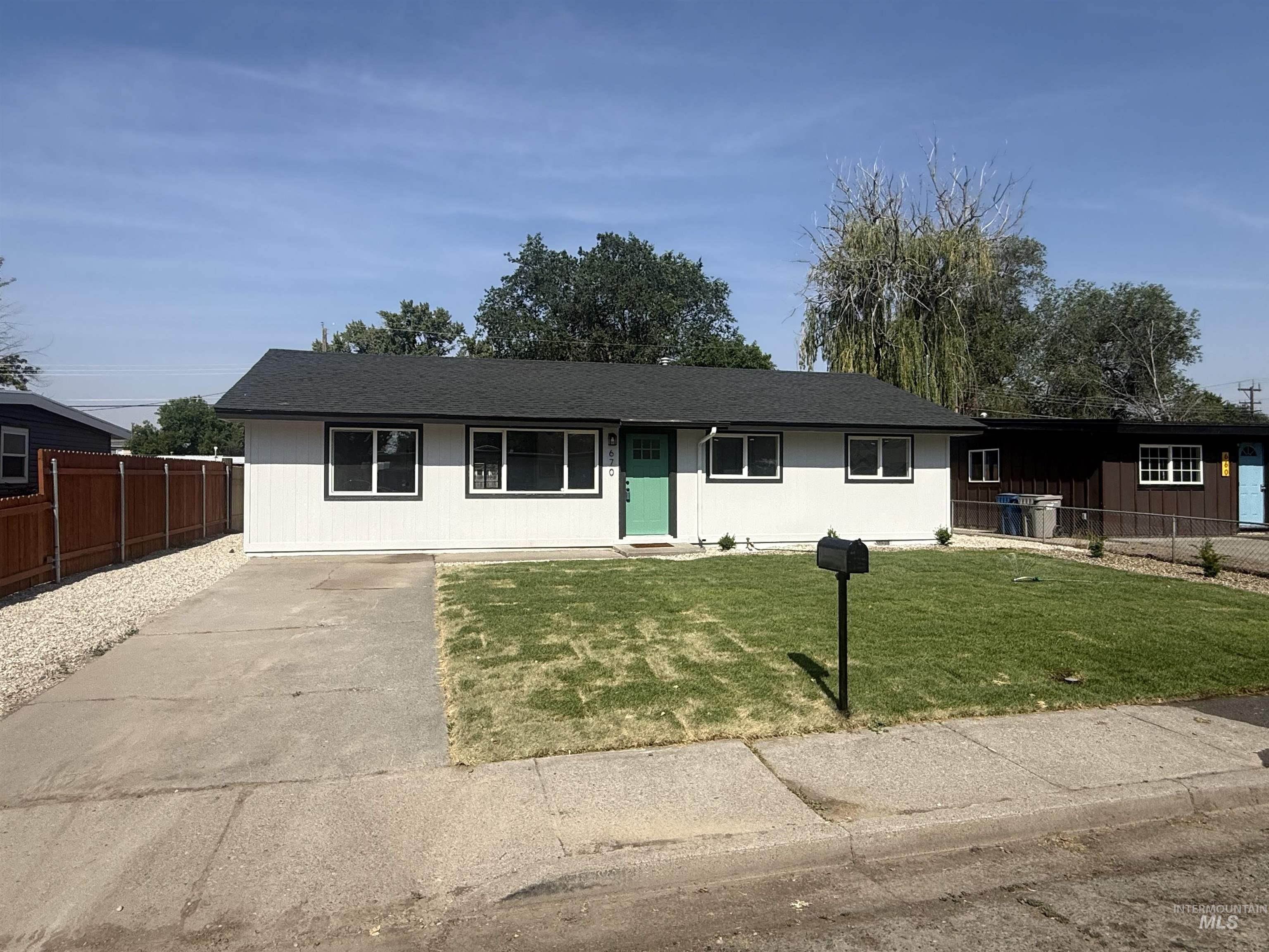 670 S 13Th E, Mountain Home, Idaho 83647, 4 Bedrooms, 2 Bathrooms, Residential For Sale, Price $325,000, 98994596