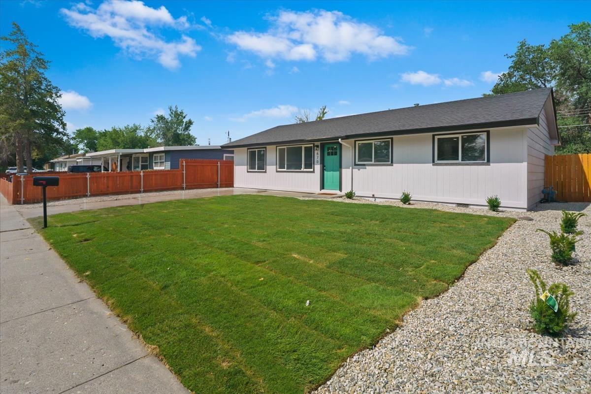 670 S 13Th E, Mountain Home, Idaho 83647, 4 Bedrooms, 2 Bathrooms, Residential For Sale, Price $325,000,MLS 98994596