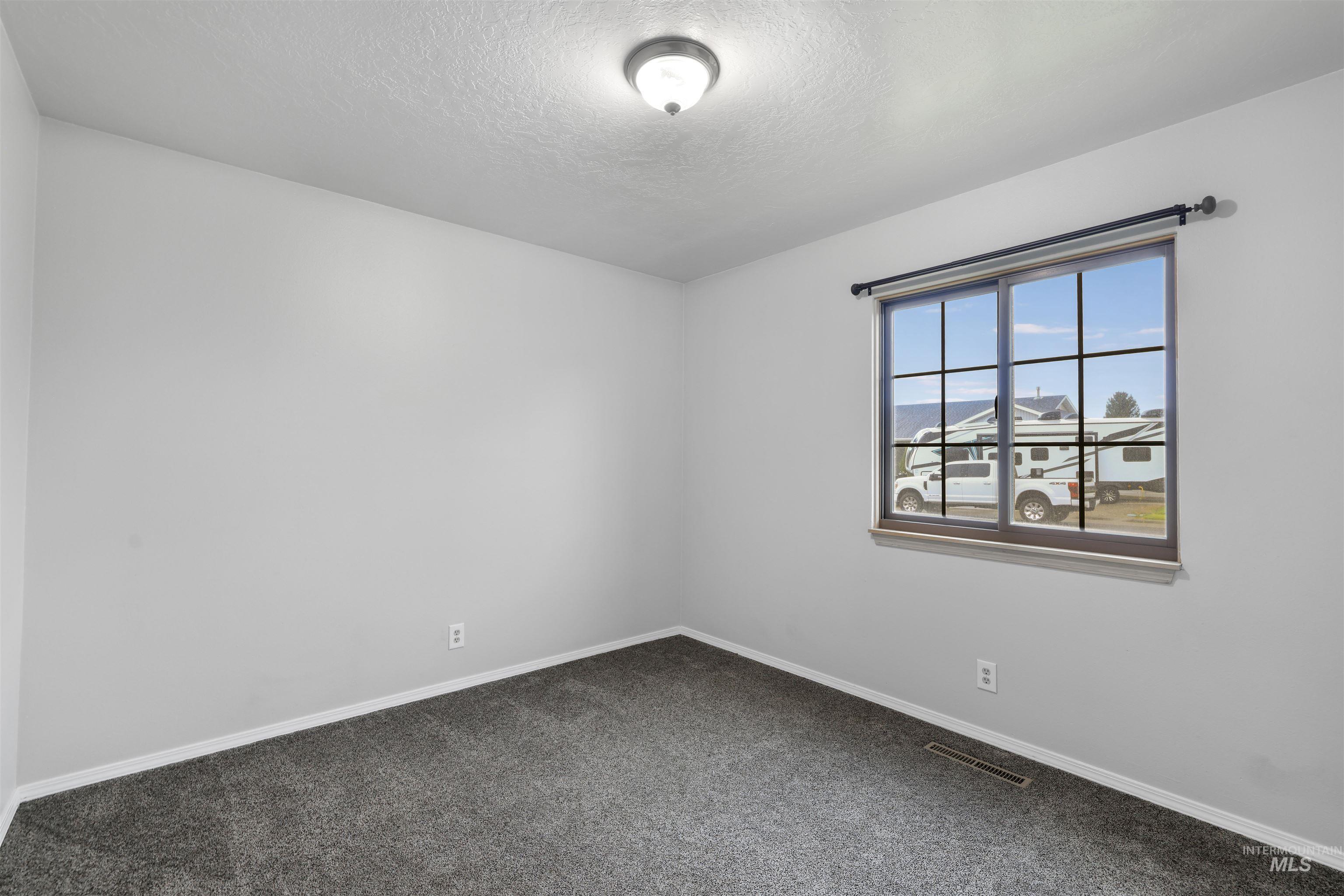 301 Diamond Dr., Kimberly, Idaho 83341, 3 Bedrooms, 2 Bathrooms, Residential For Sale, Price $365,000, 98994599