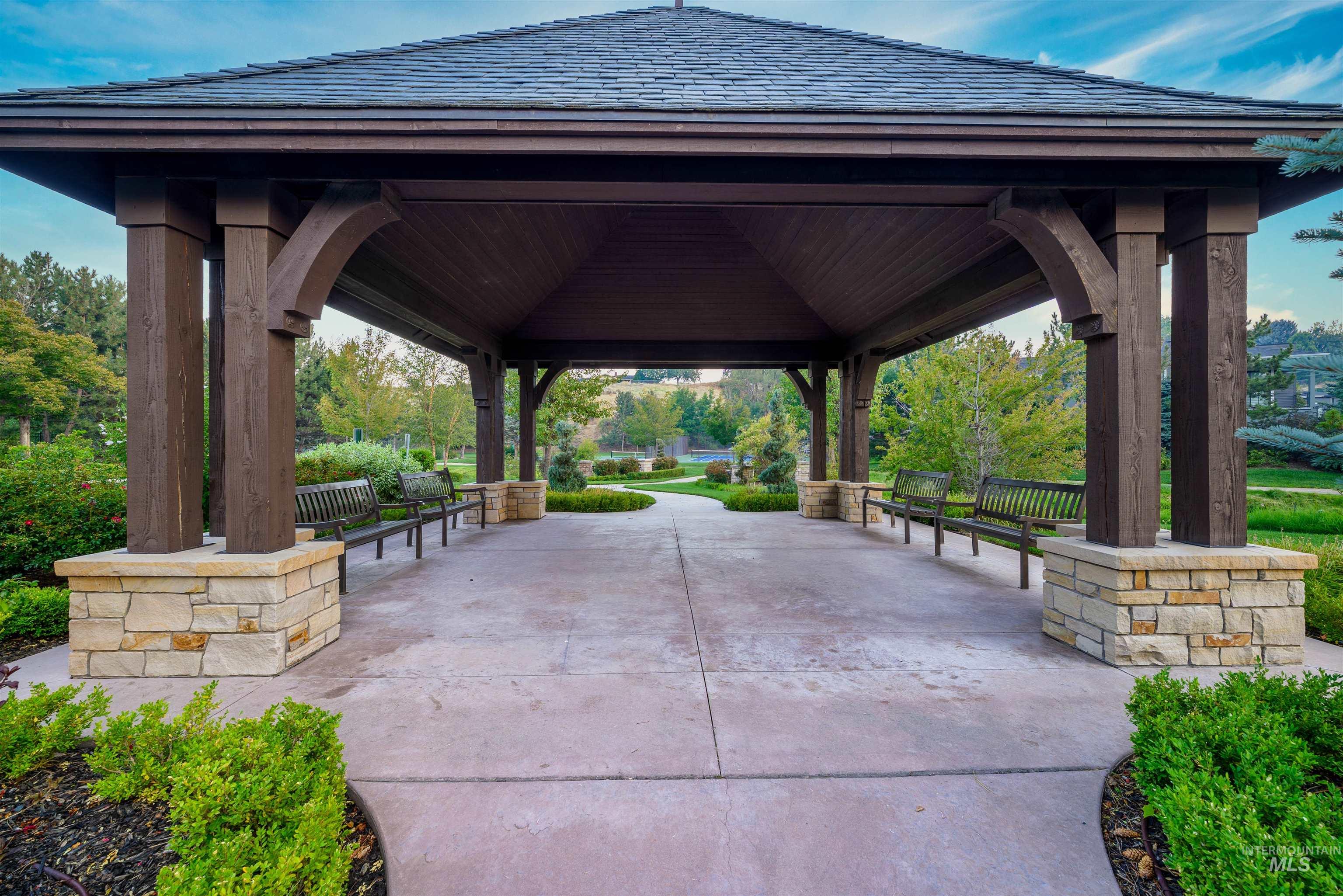 393 E Fishing Creek Lane, Eagle, Idaho 83616, 4 Bedrooms, 3.5 Bathrooms, Residential For Sale, Price $1,299,900, 98994606