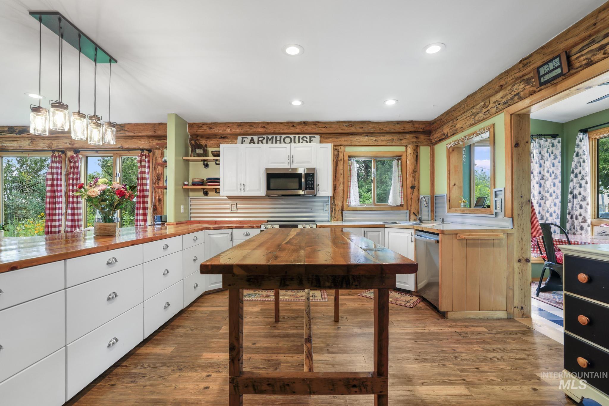 1665 E 1100 S, Eden, Idaho 83325, 3 Bedrooms, 2.5 Bathrooms, Residential For Sale, Price $599,000, 98994613