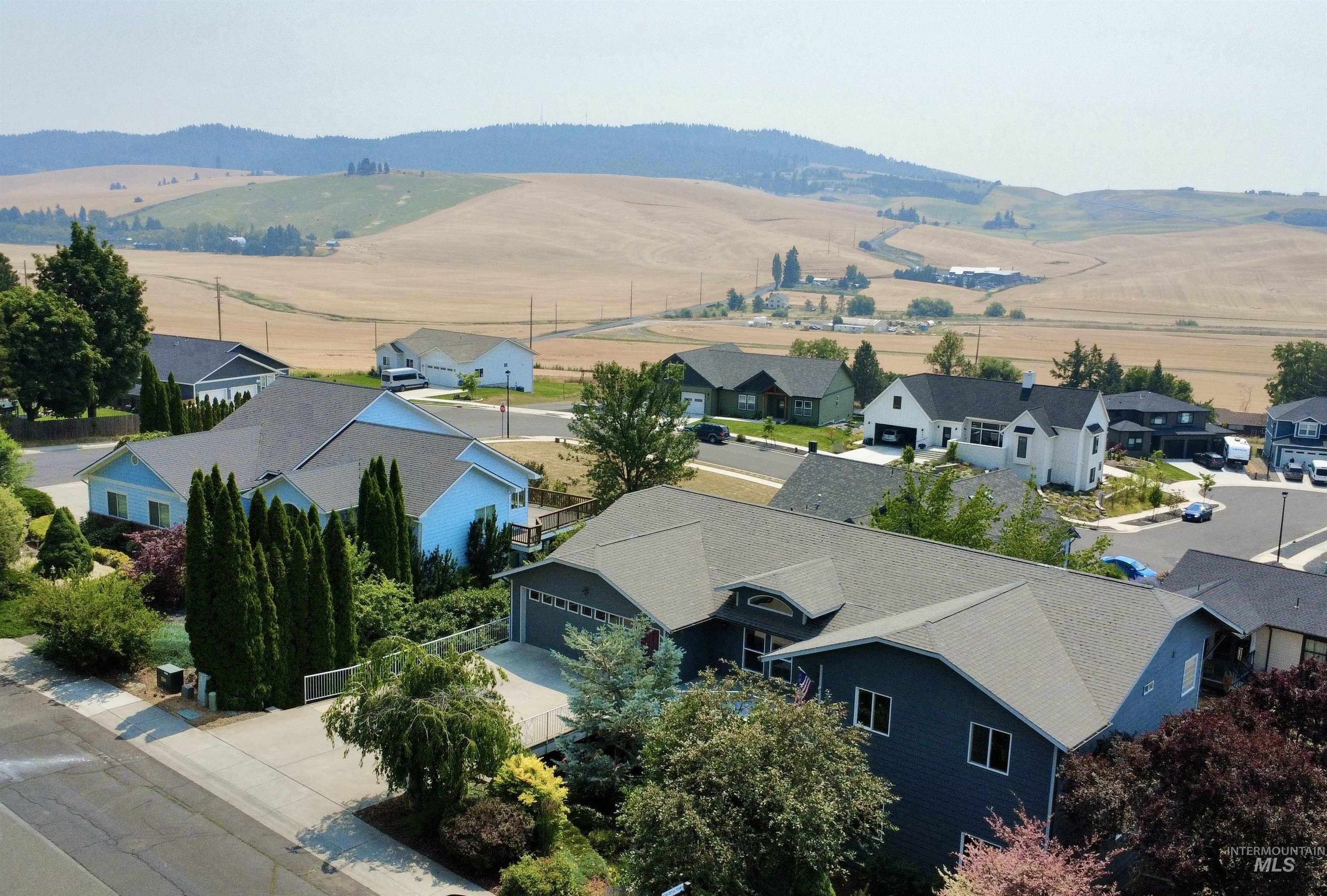 793 Indian Hills Dr, Moscow, Idaho 83843, 5 Bedrooms, 3 Bathrooms, Residential For Sale, Price $695,000,MLS 98994616