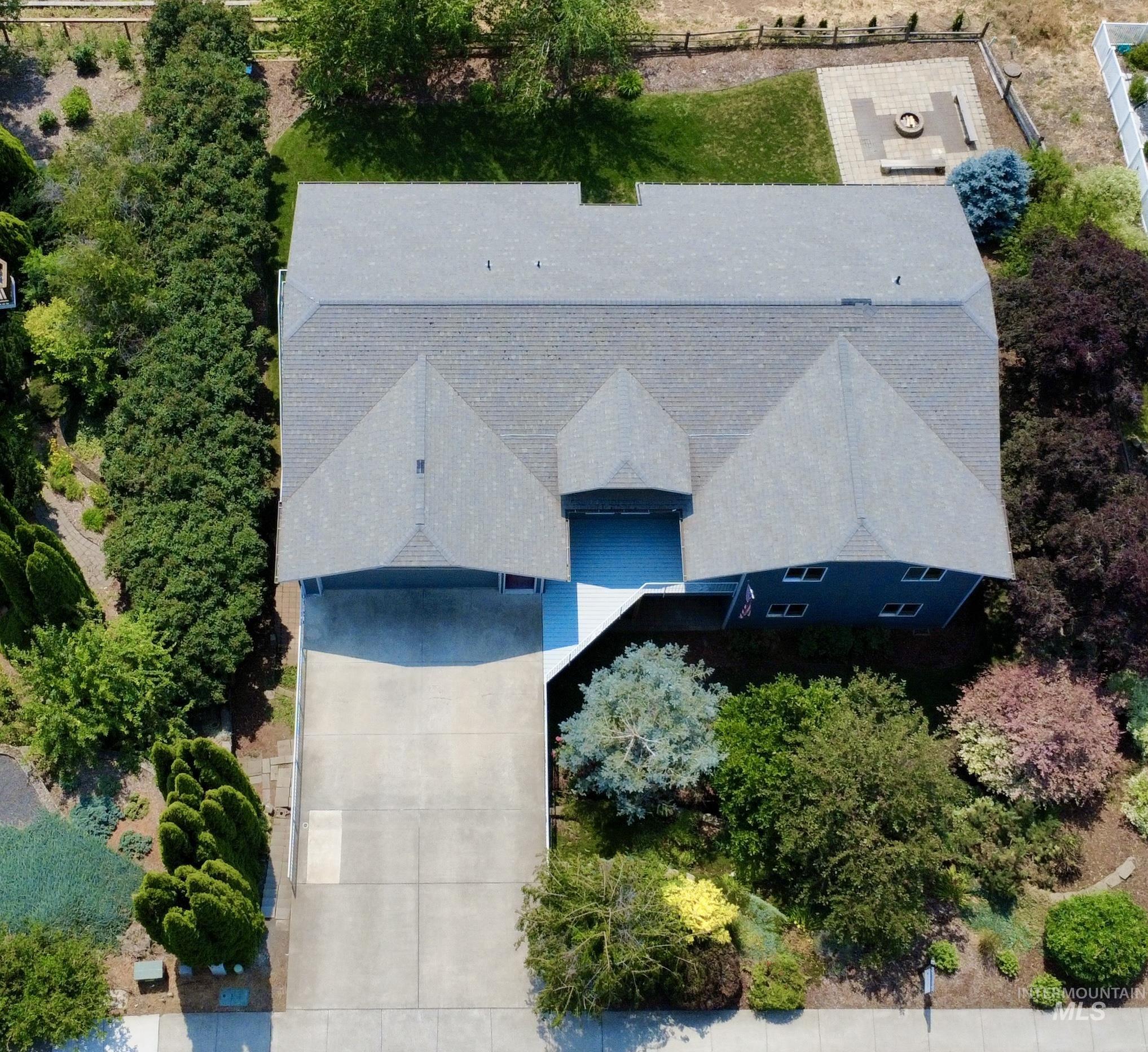 793 Indian Hills Dr, Moscow, Idaho 83843, 5 Bedrooms, 3 Bathrooms, Residential For Sale, Price $695,000,MLS 98994616