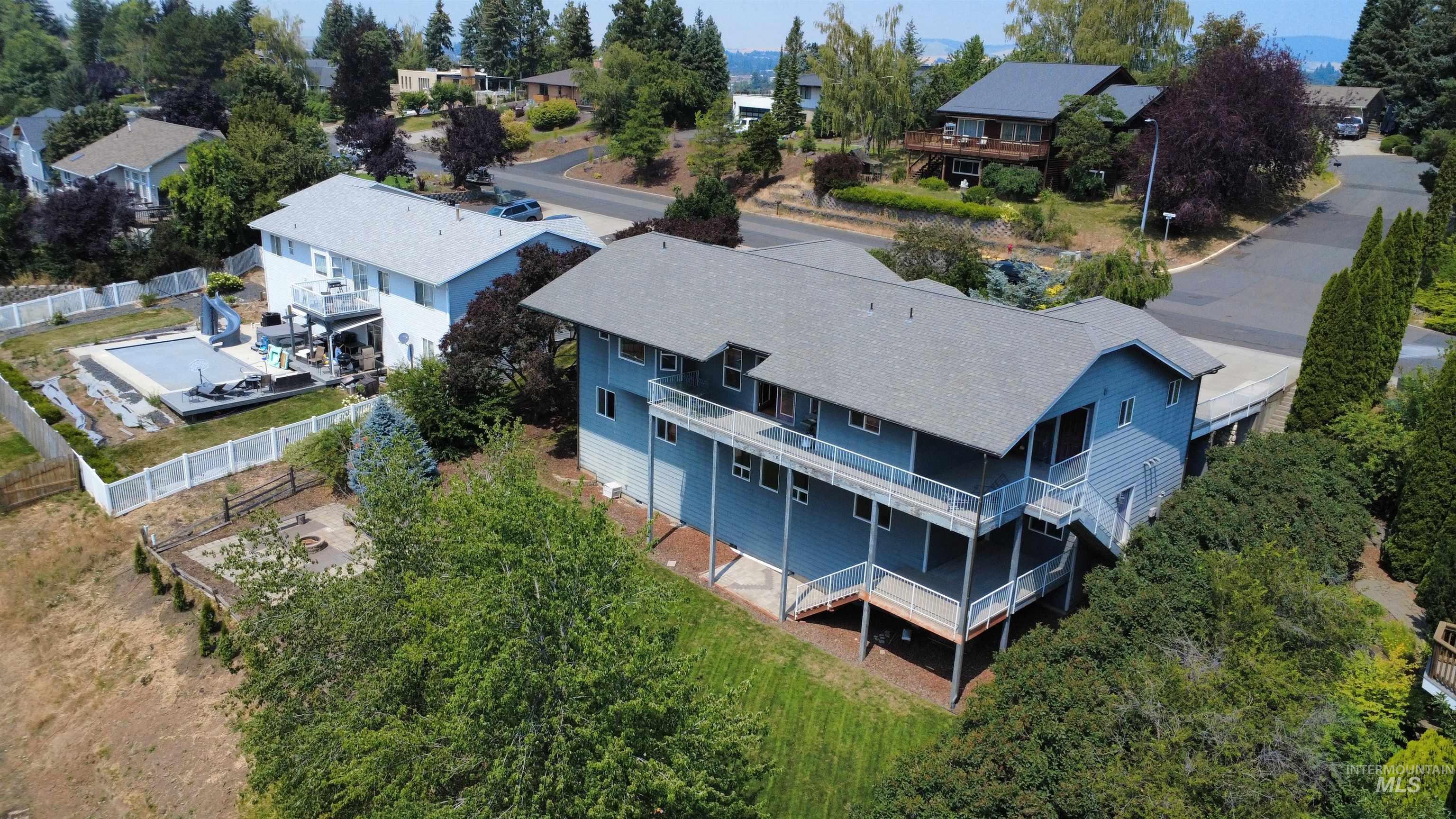 793 Indian Hills Dr, Moscow, Idaho 83843, 5 Bedrooms, 3 Bathrooms, Residential For Sale, Price $695,000,MLS 98994616