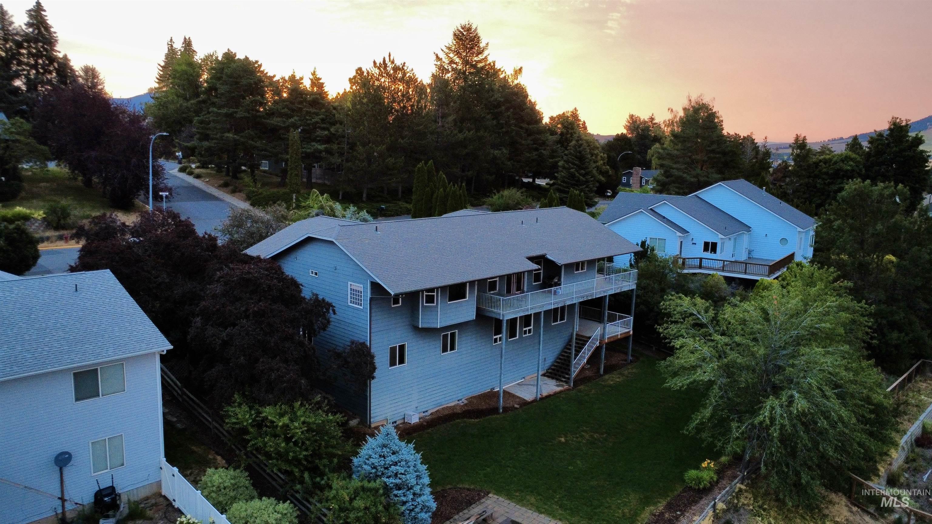 793 Indian Hills Dr, Moscow, Idaho 83843, 5 Bedrooms, 3 Bathrooms, Residential For Sale, Price $695,000,MLS 98994616
