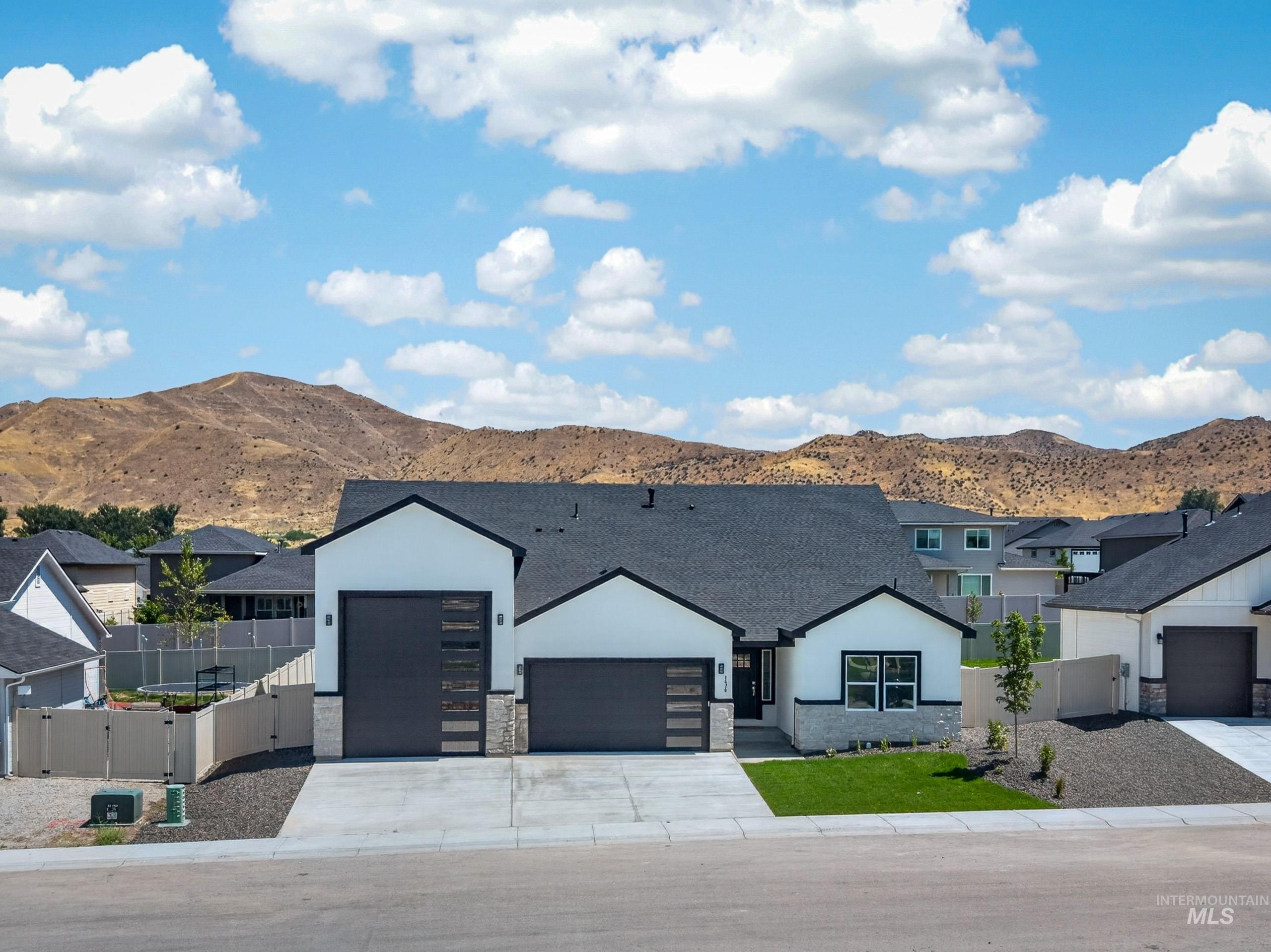 1470 Castle Way, Emmett, Idaho 83617, 3 Bedrooms, 2 Bathrooms, Residential For Sale, Price $600,000, 98994623
