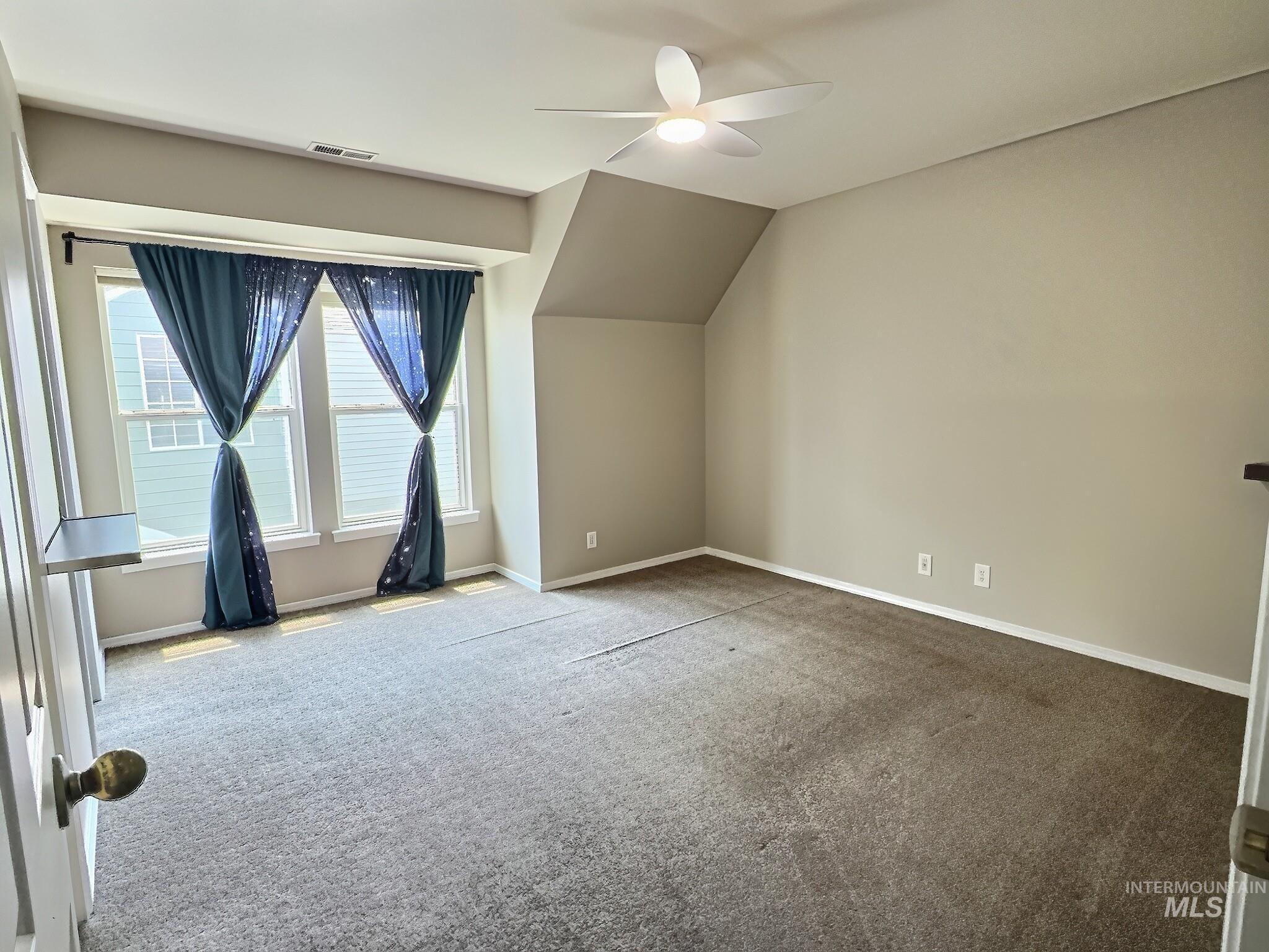 19 E King St, Meridian, Idaho 83642, 2 Bedrooms, 2.5 Bathrooms, Residential For Sale, Price $324,900, 98994624