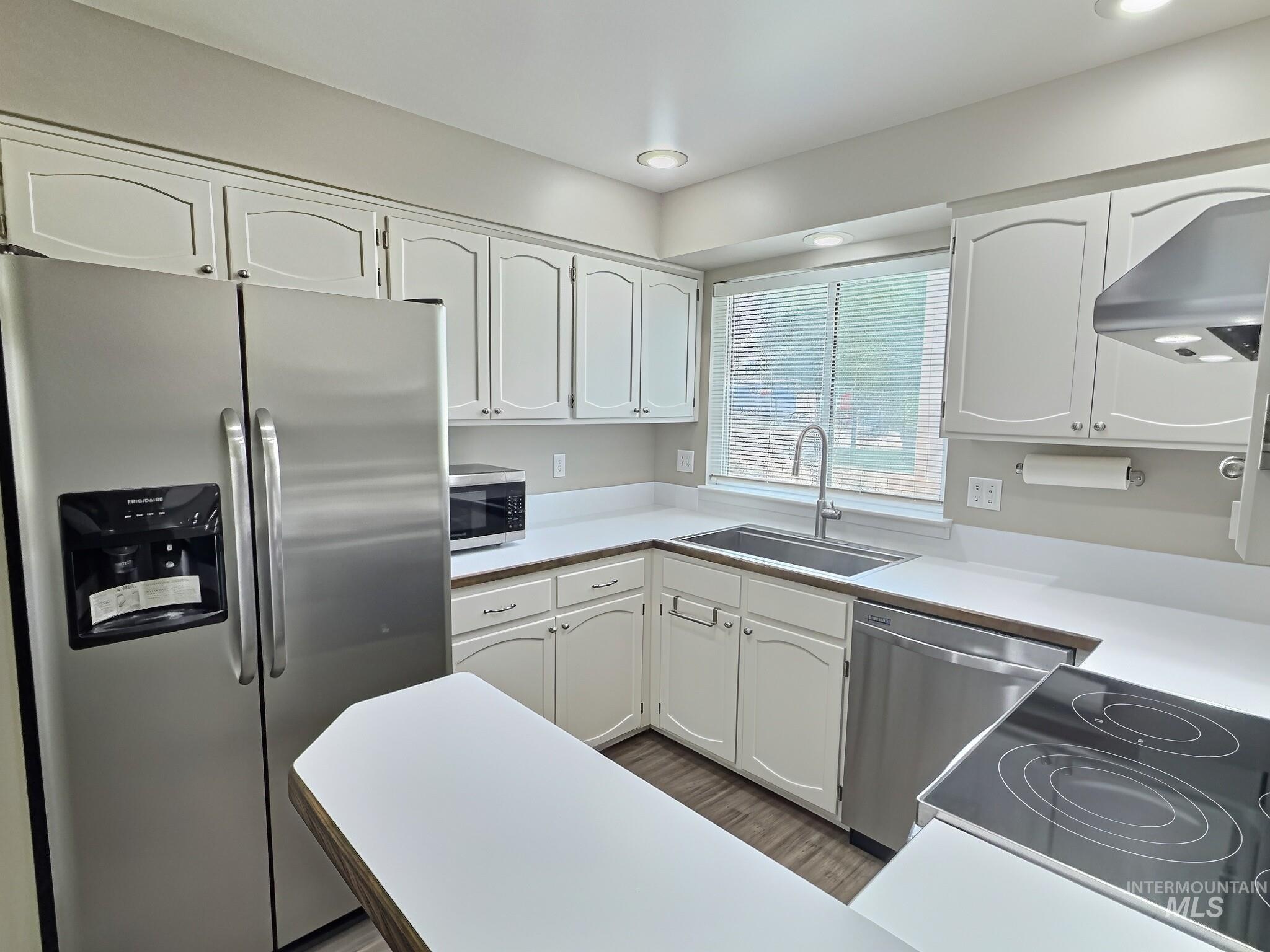 19 E King St, Meridian, Idaho 83642, 2 Bedrooms, 2.5 Bathrooms, Residential For Sale, Price $324,900, 98994624