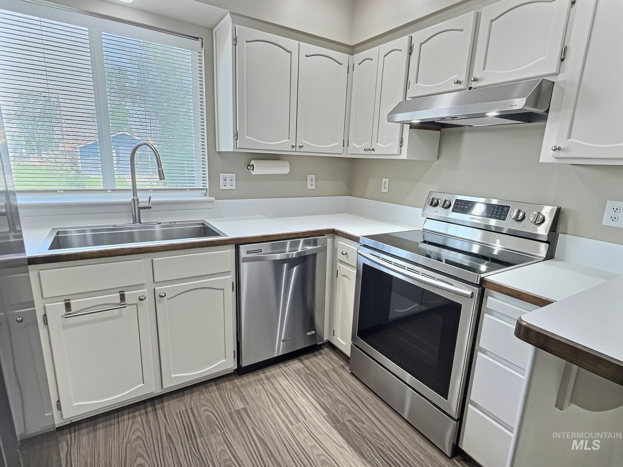19 E King St, Meridian, Idaho 83642, 2 Bedrooms, 2.5 Bathrooms, Residential For Sale, Price $324,900, 98994624