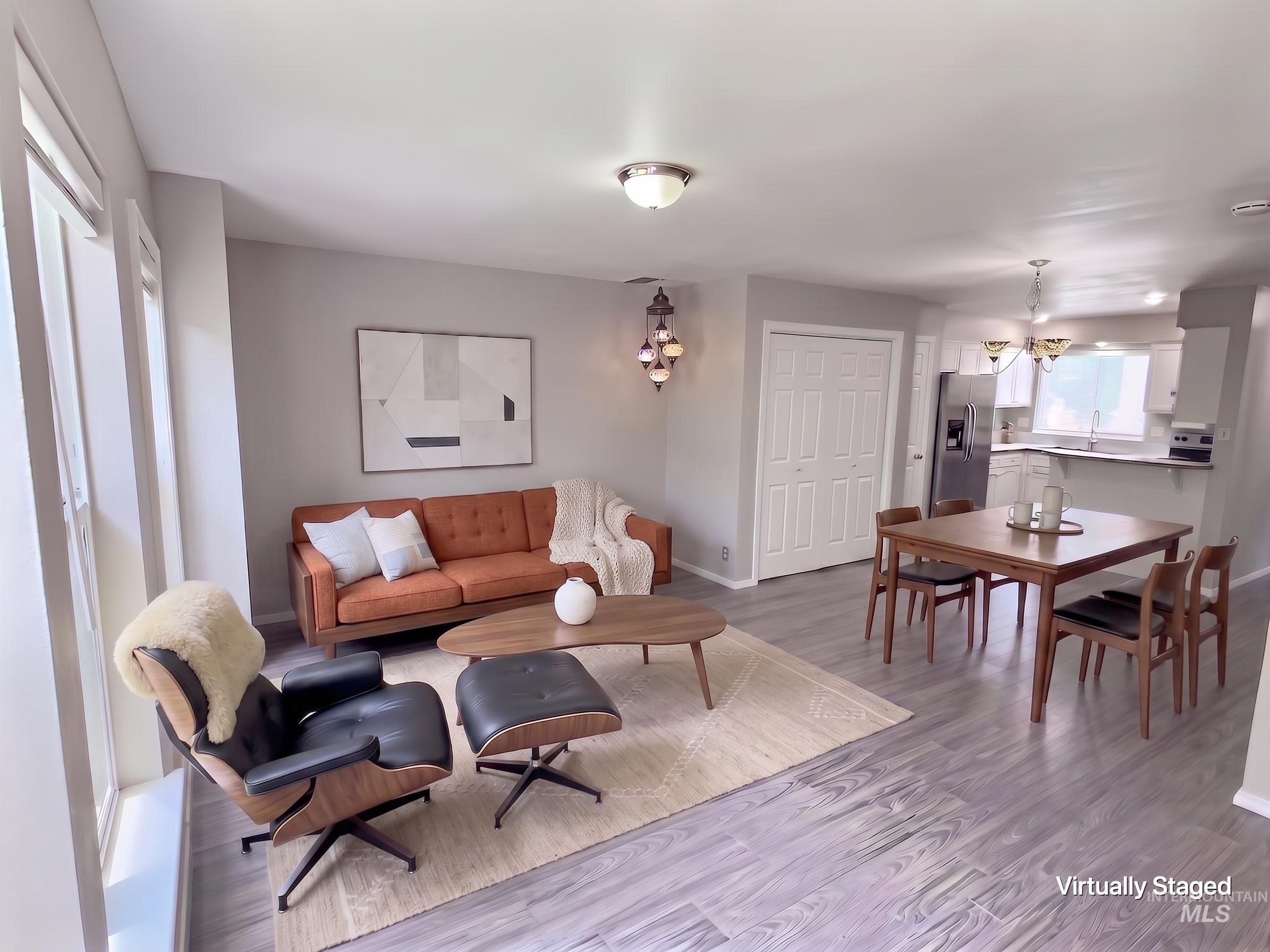 19 E King St, Meridian, Idaho 83642, 2 Bedrooms, 2.5 Bathrooms, Residential For Sale, Price $324,900, 98994624