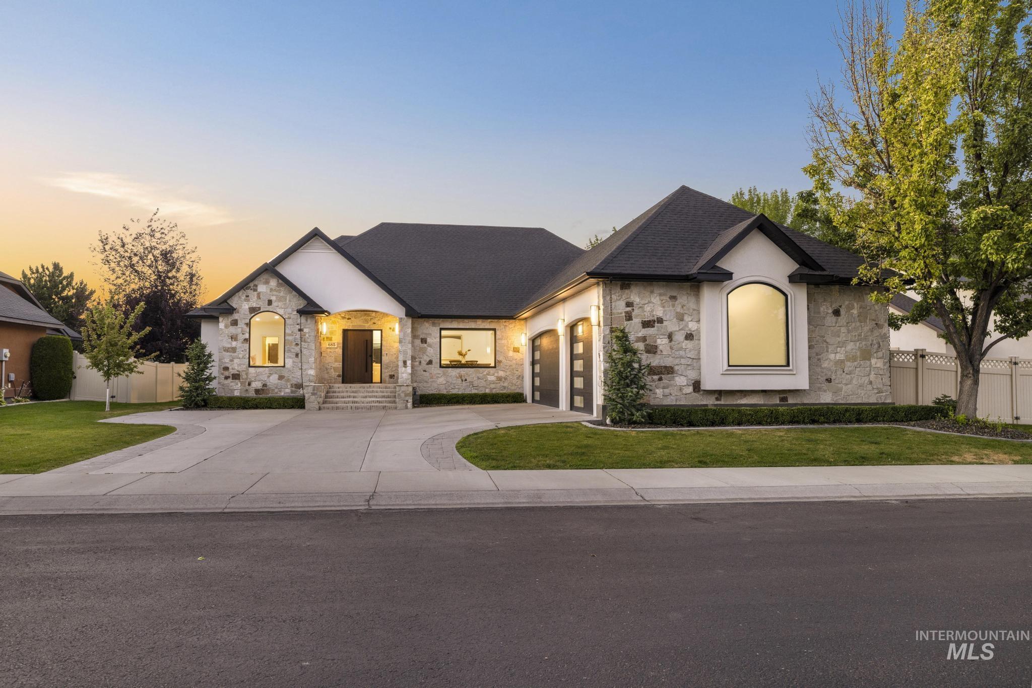 685 Canyon Park Ave, Twin Falls, Idaho 83301, 4 Bedrooms, 3 Bathrooms, Residential For Sale, Price $995,000, 98994625