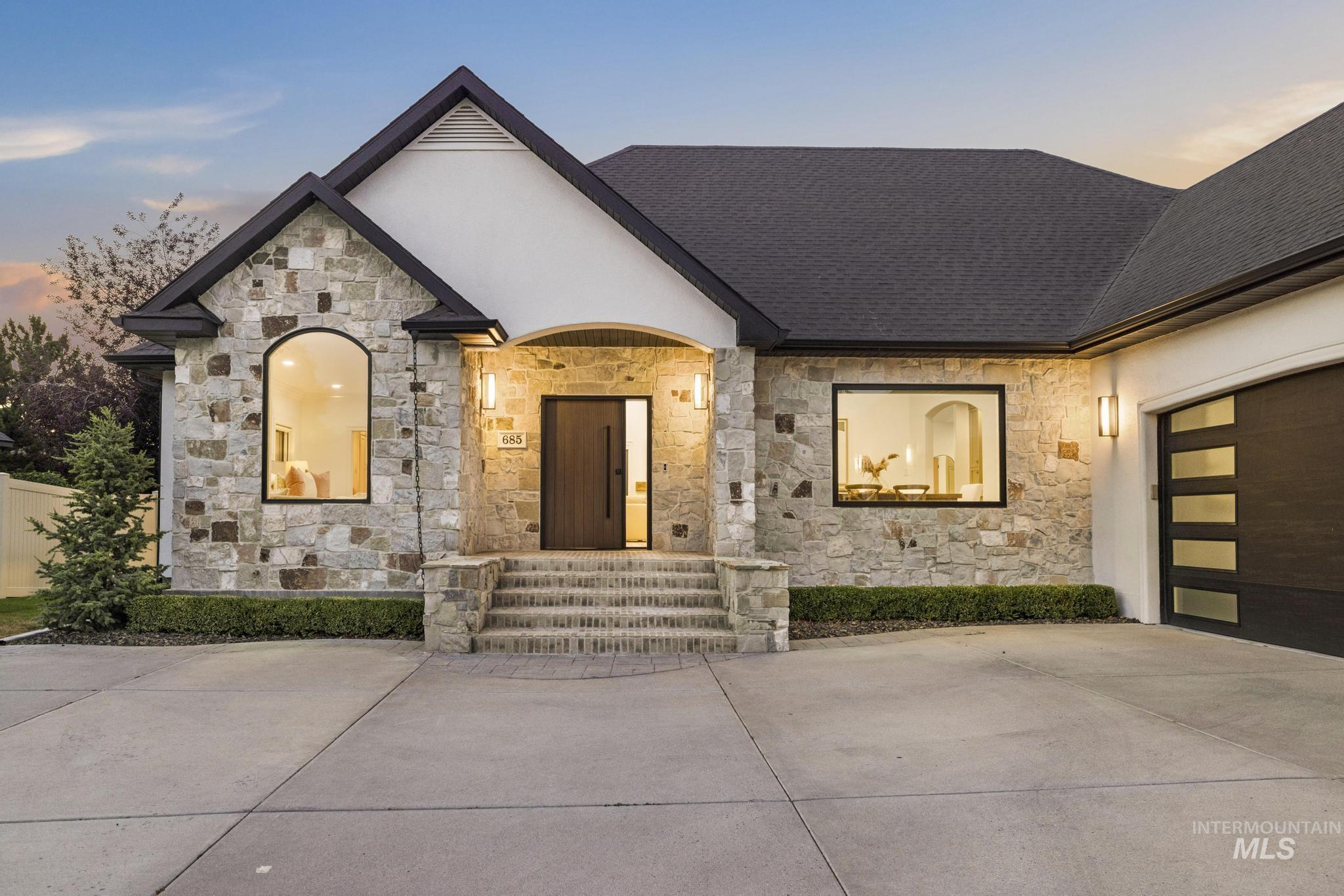 685 Canyon Park Ave, Twin Falls, Idaho 83301, 4 Bedrooms, 3 Bathrooms, Residential For Sale, Price $995,000, 98994625