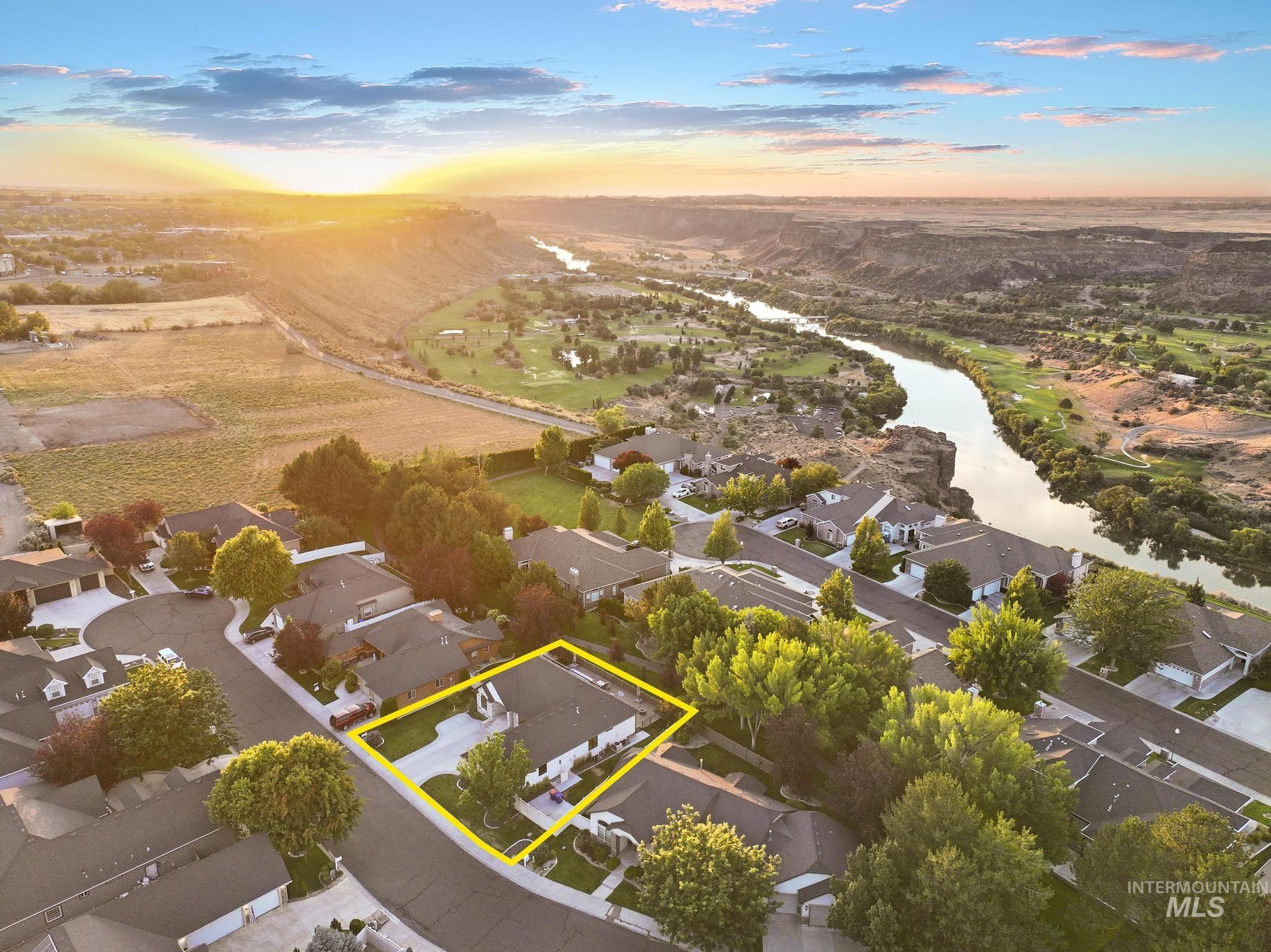 685 Canyon Park Ave, Twin Falls, Idaho 83301, 4 Bedrooms, 3 Bathrooms, Residential For Sale, Price $995,000, 98994625