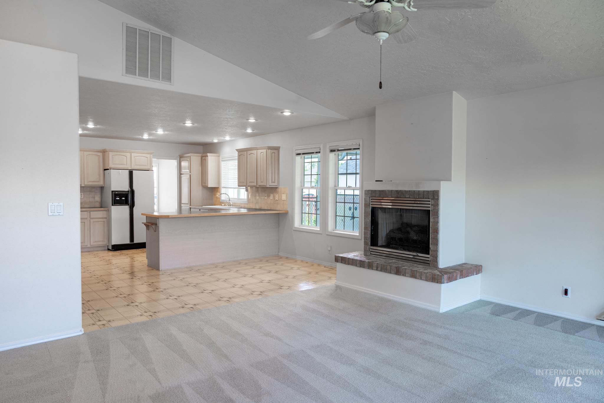 168 SW 19th St, Ontario, Oregon 97914, 3 Bedrooms, 2 Bathrooms, Residential For Sale, Price $389,000, 98994633