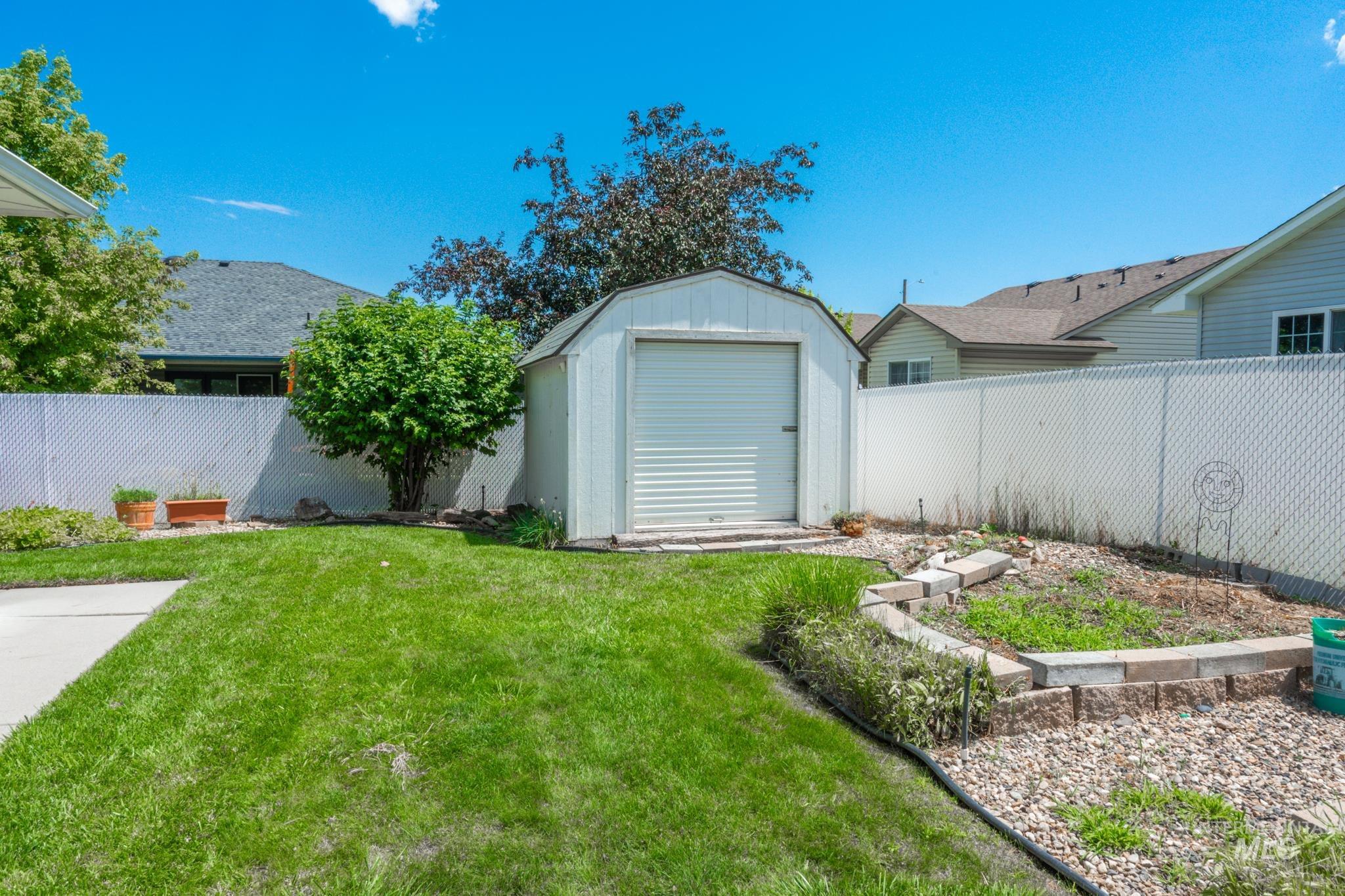 168 SW 19th St, Ontario, Oregon 97914, 3 Bedrooms, 2 Bathrooms, Residential For Sale, Price $389,000, 98994633